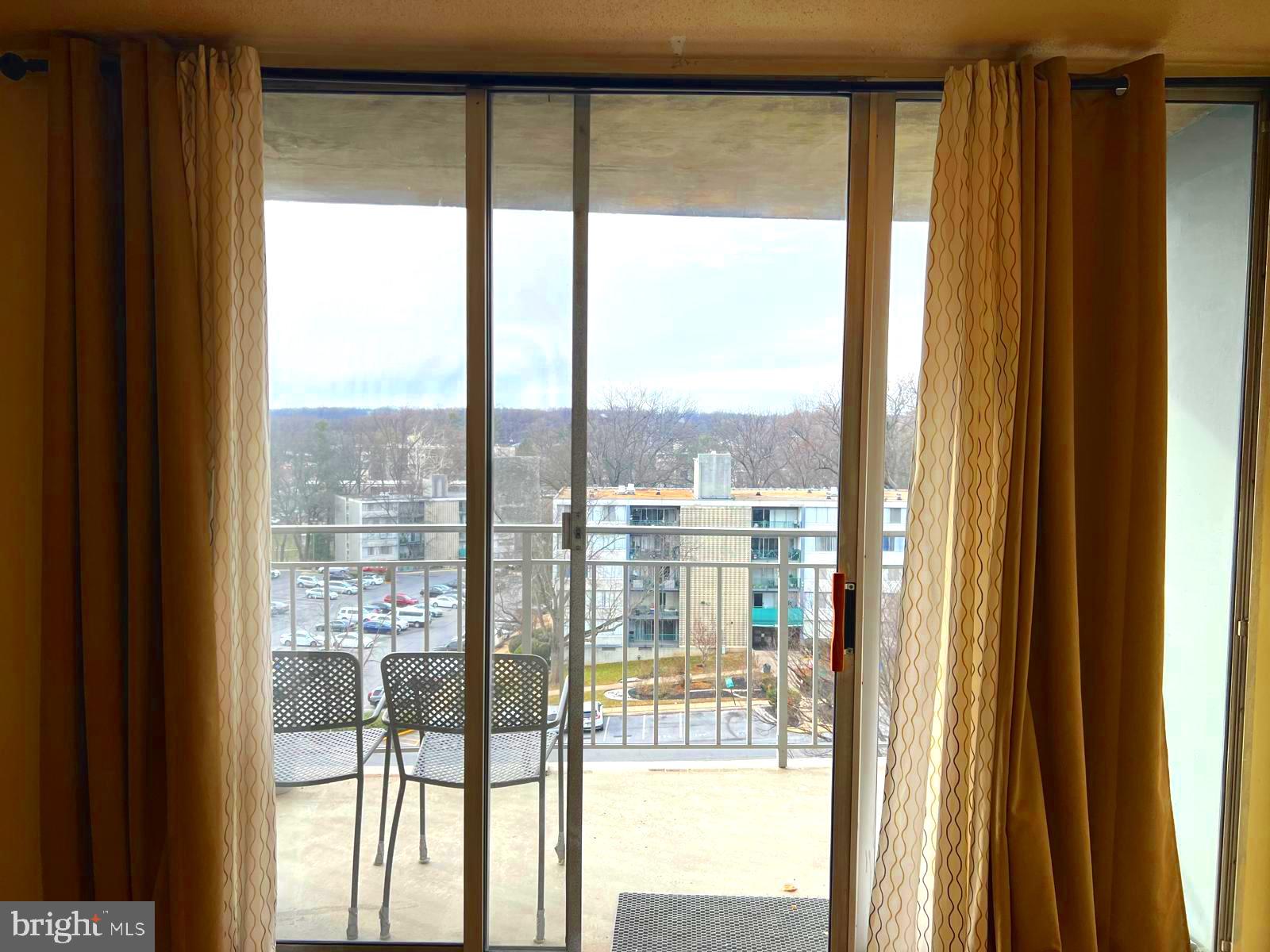 PRESIDENTIAL TOWERS - Residential Lease