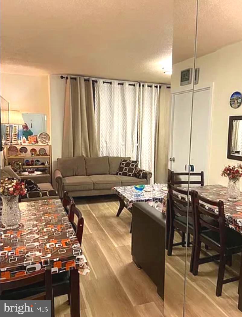 PRESIDENTIAL TOWERS - Residential Lease