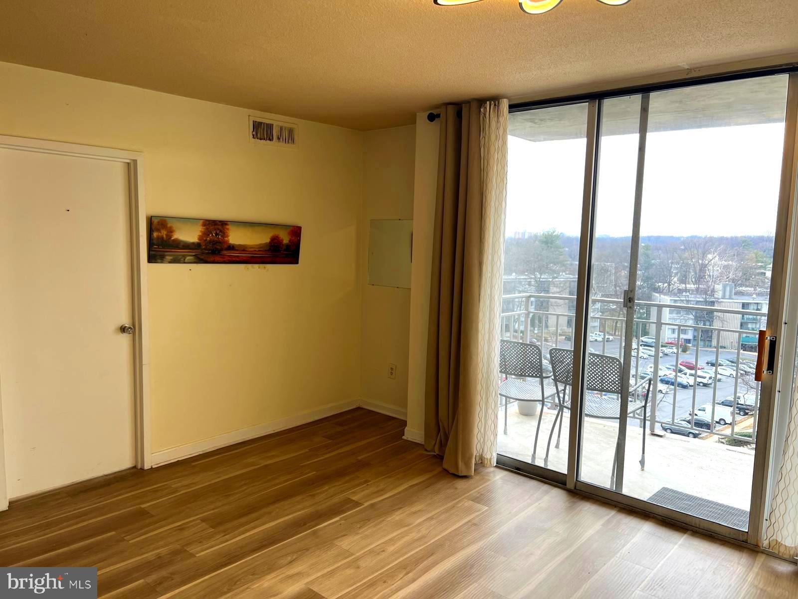 PRESIDENTIAL TOWERS - Residential Lease