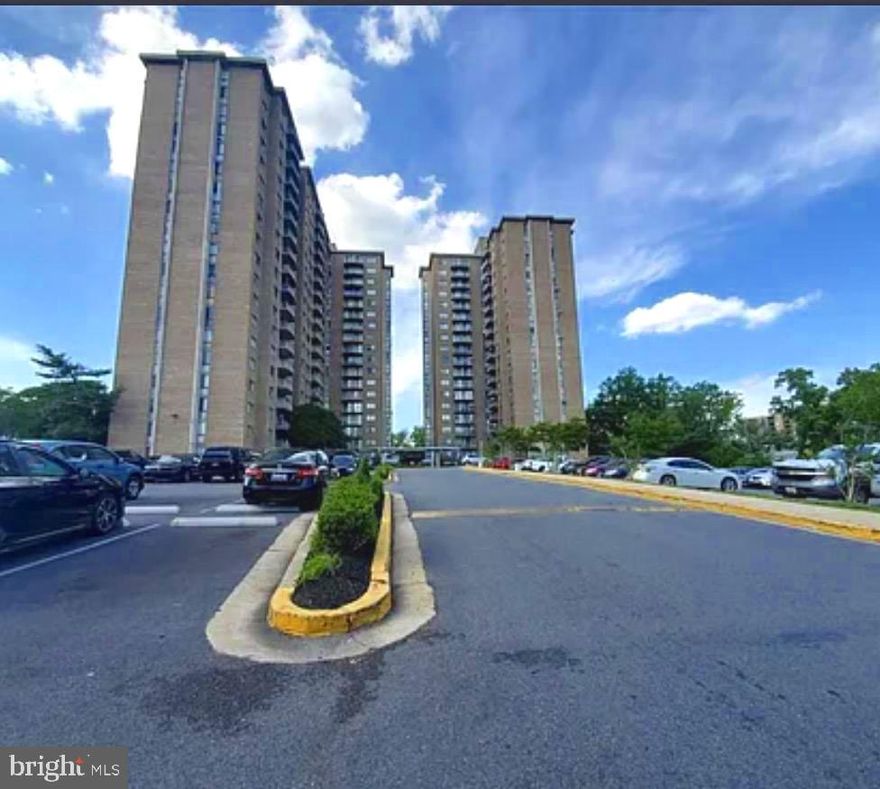 Call Agent to get code to front door.
Renovated and updated spacious bright one bedroom apartment with a big new kitchen, fresh paint, new floors and more.
Has a balcony above the tree tops with a beautiful view from the 9th floor.

In a great location within the beltway and two miles to University of Maryland and close to UMD bus route, major driving routes, shopping centers, restaurants and public access. Plenty of parking. 24-hour Front desk. Laundry facilities on same floor. Community pool, sauna, courts, mini-mart, etc.
Landlord is a licensed realtor.