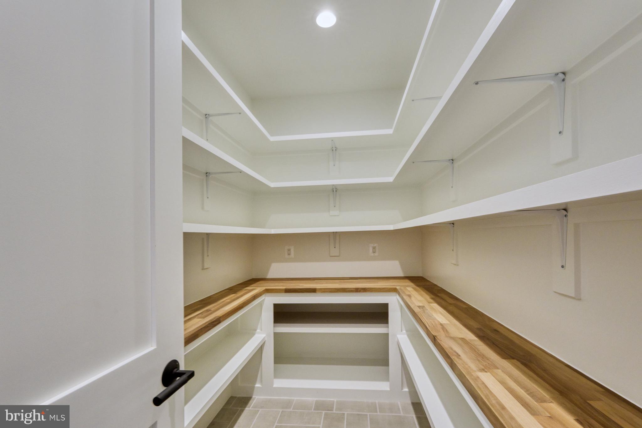 CHESTERBROOK WOODS - Residential