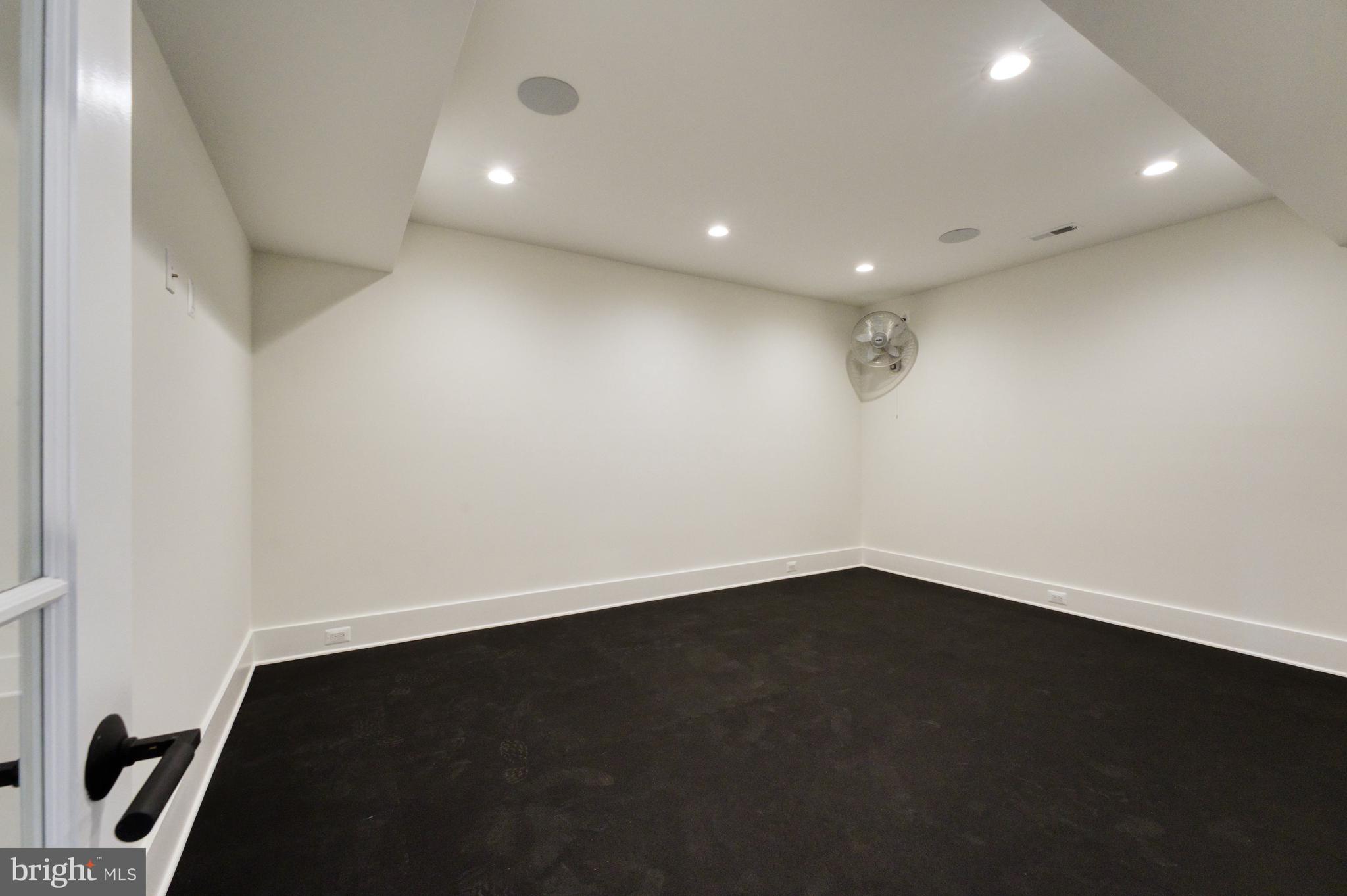 CHESTERBROOK WOODS - Residential