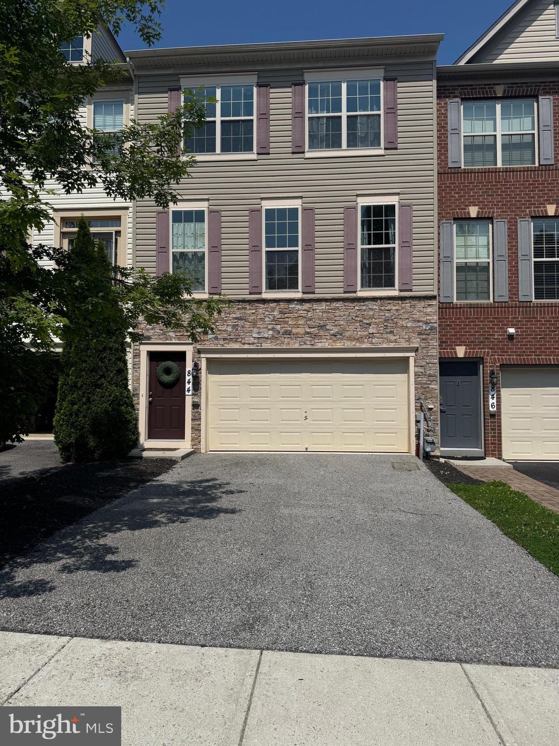844 NANCY LYNN LANE