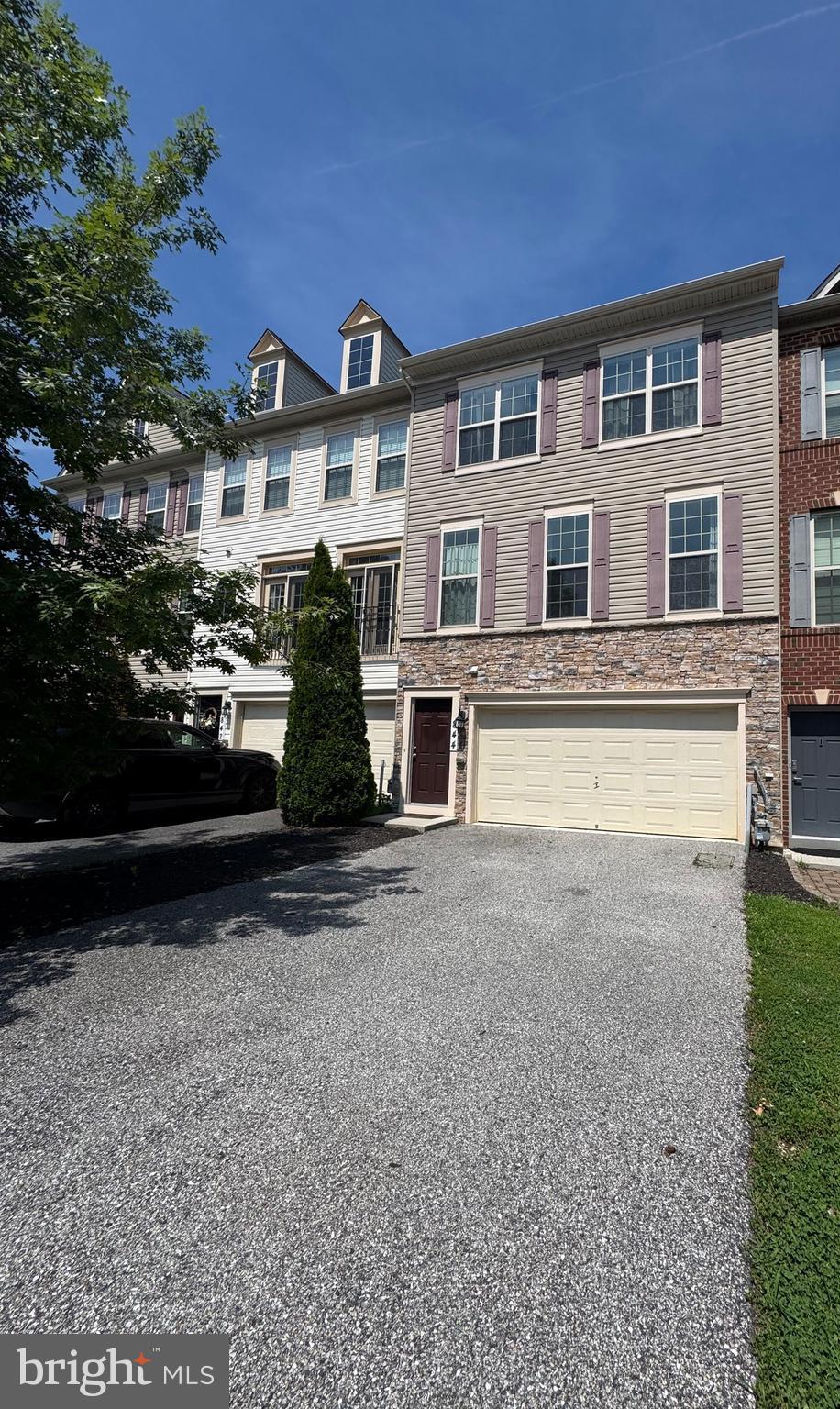 844 NANCY LYNN LANE