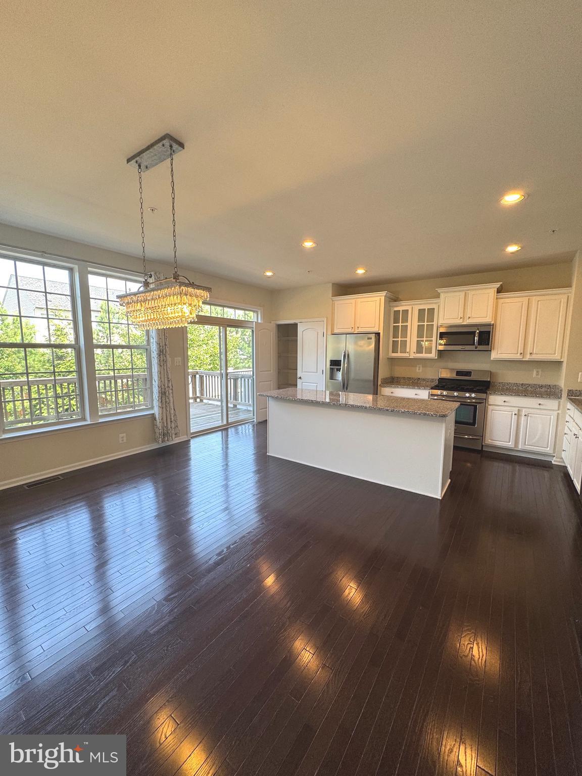 844 NANCY LYNN LANE