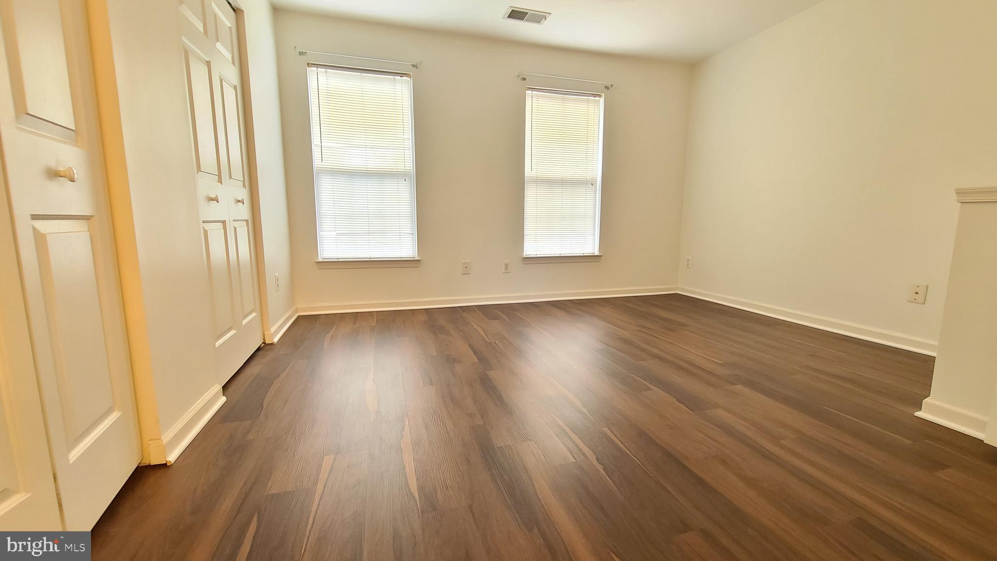 PARK CENTER - Residential Lease