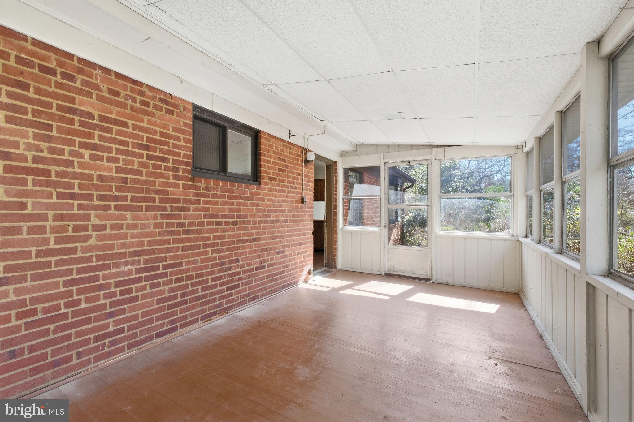 BROYHILL CREST - Residential