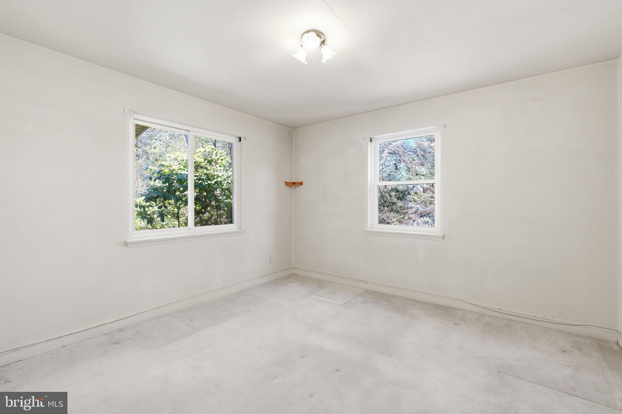 BROYHILL CREST - Residential