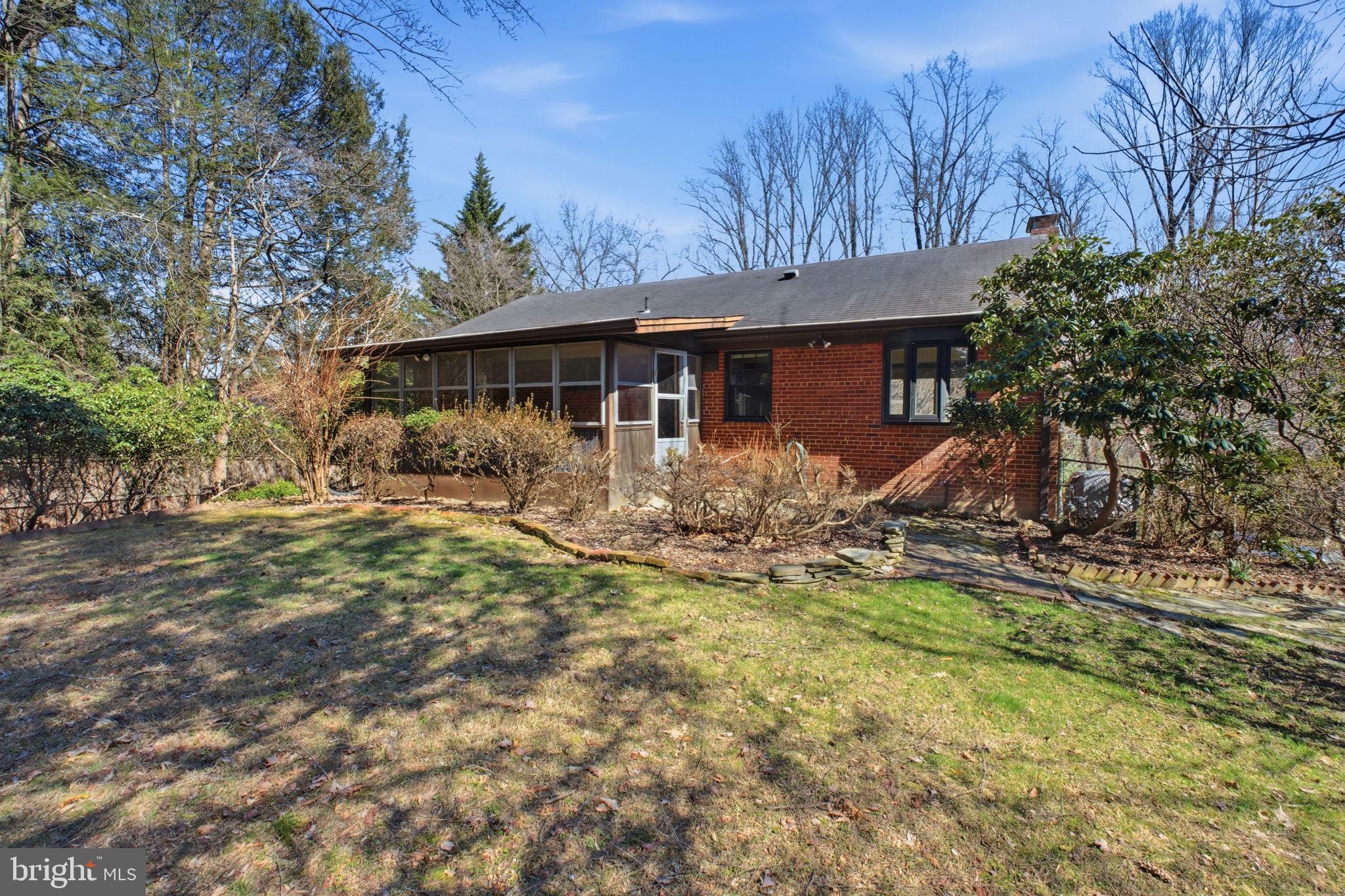 BROYHILL CREST - Residential