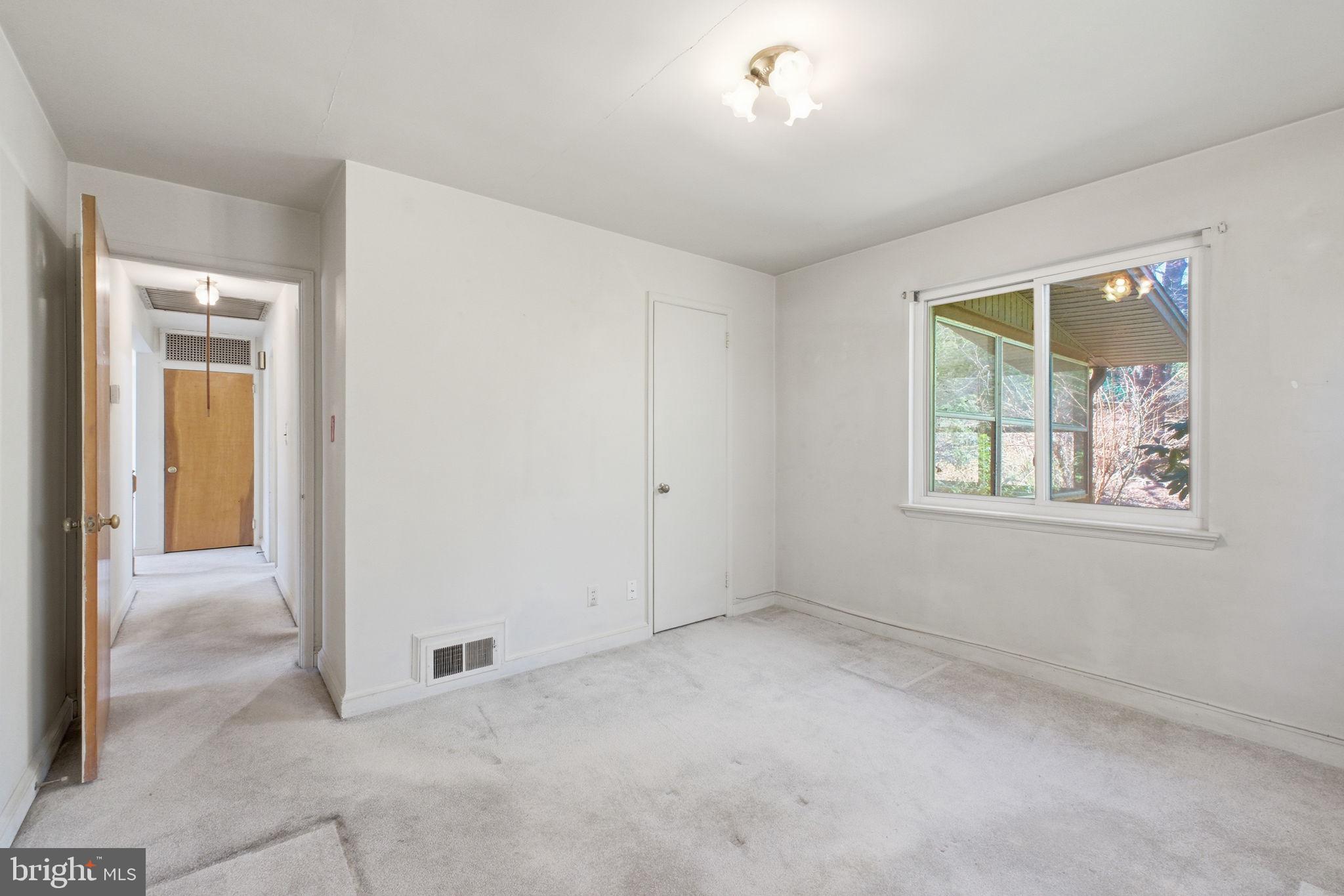 BROYHILL CREST - Residential