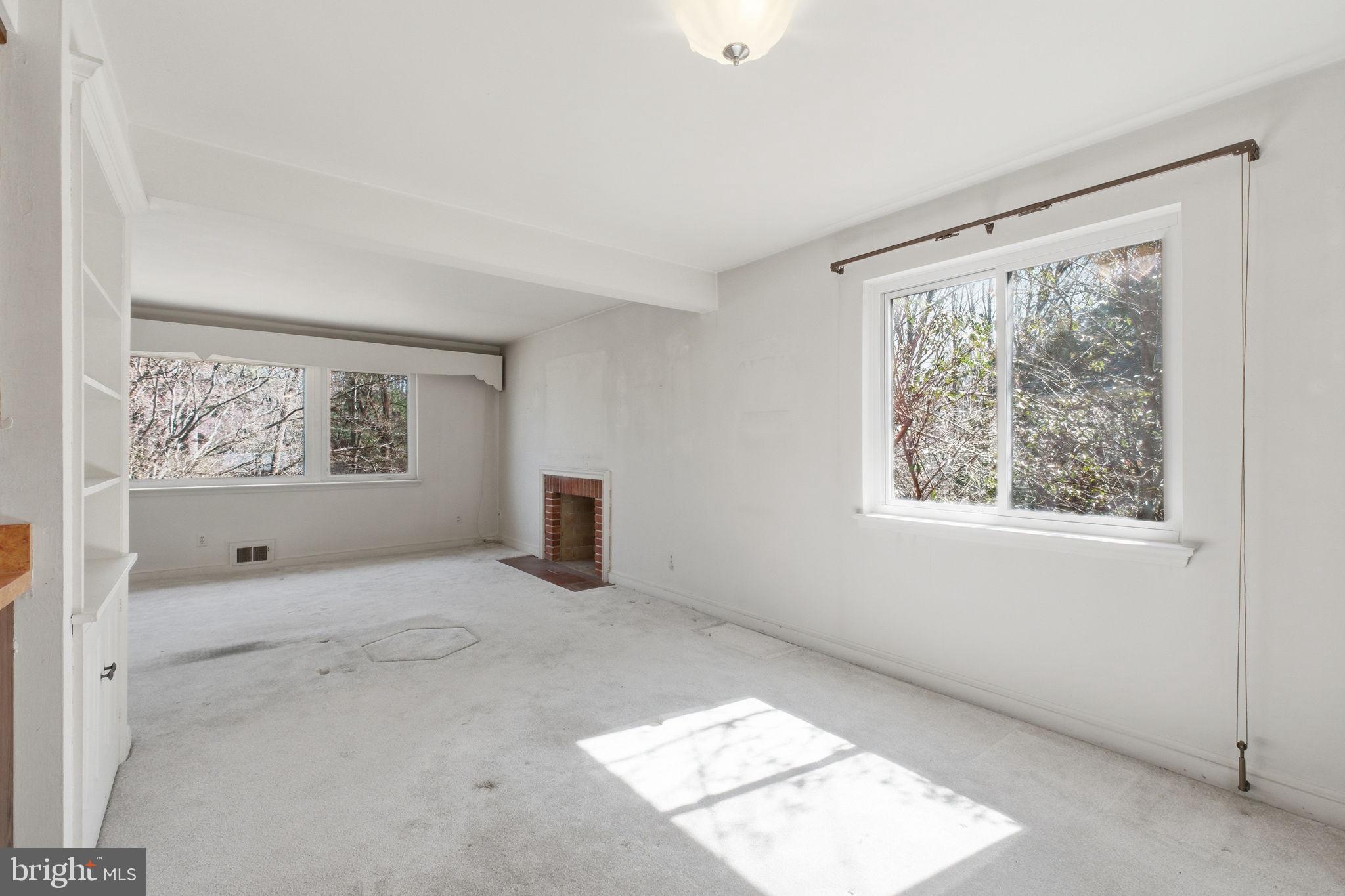 BROYHILL CREST - Residential