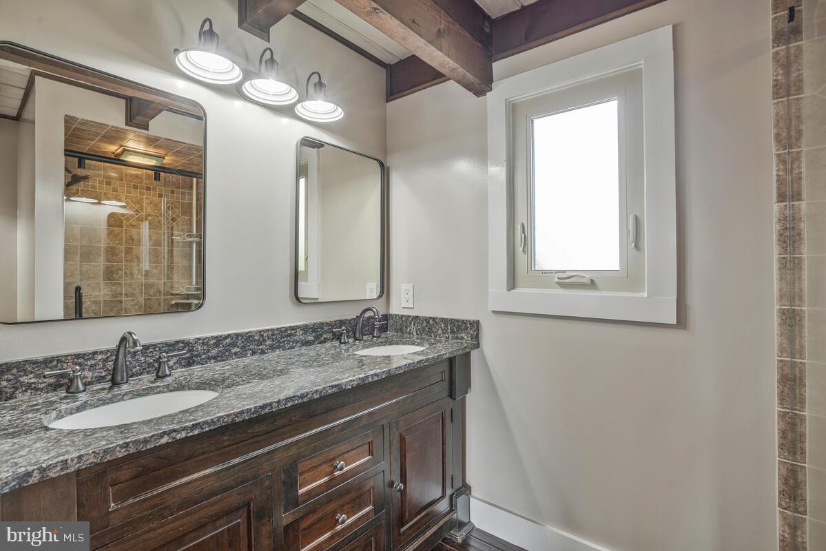 BRETON BAY ESTATES - Residential