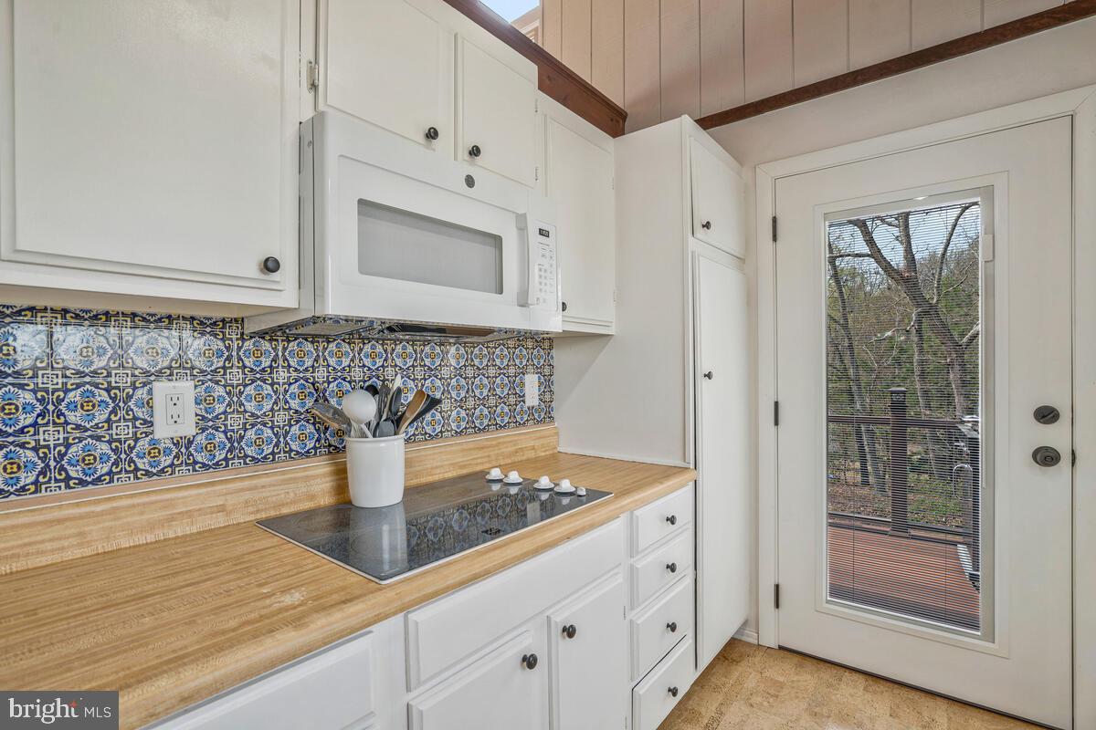 BRETON BAY ESTATES - Residential