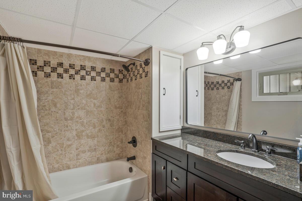 BRETON BAY ESTATES - Residential