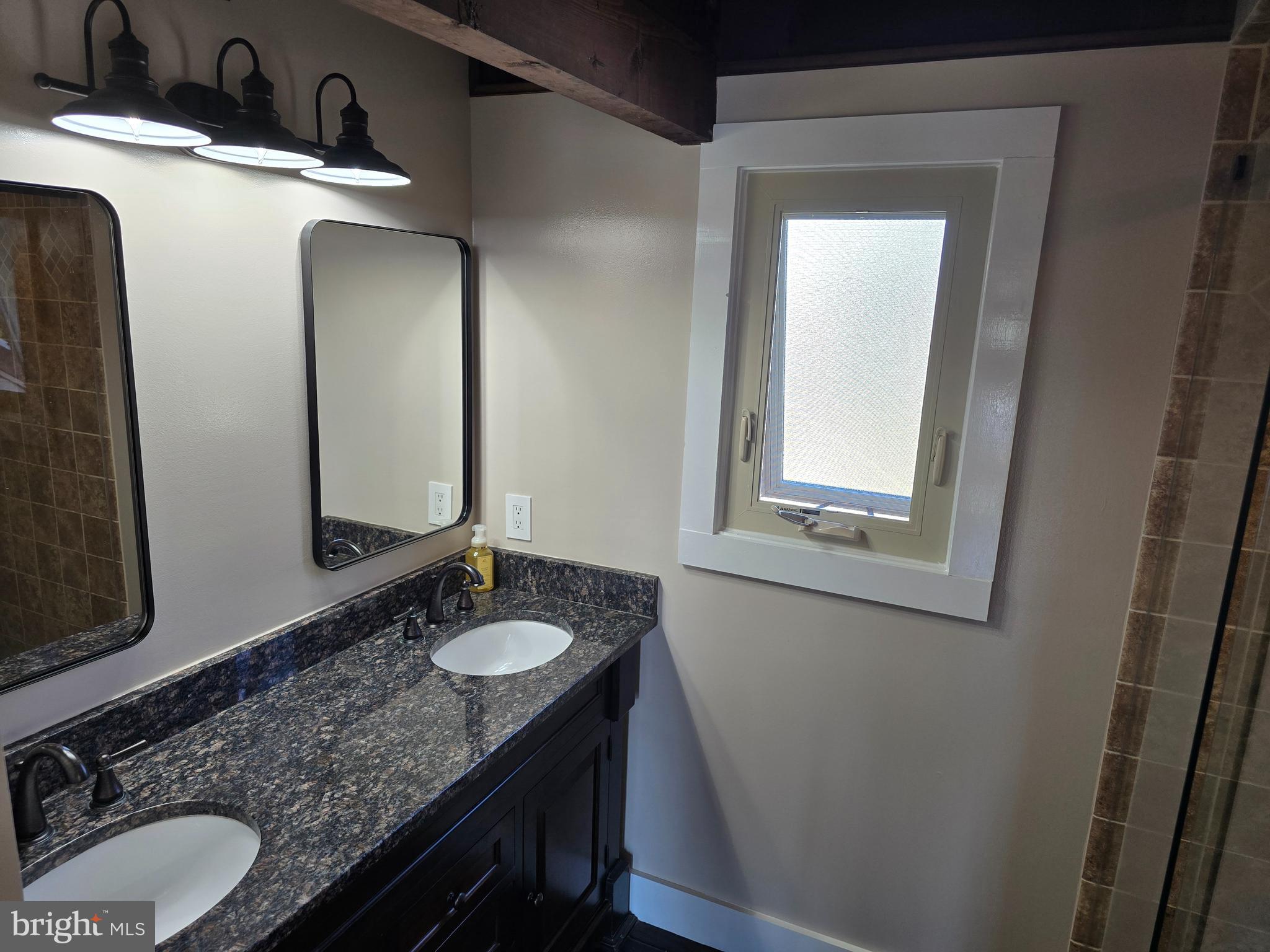 BRETON BAY ESTATES - Residential