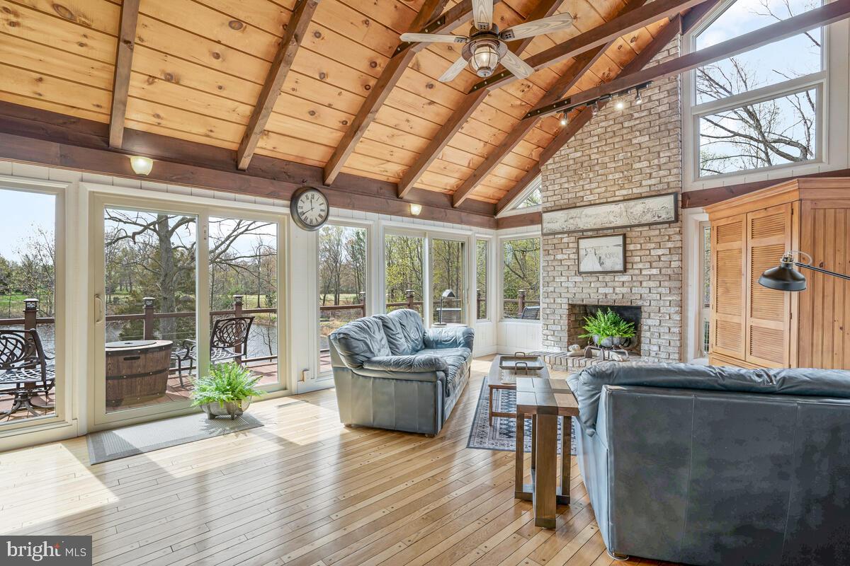 BRETON BAY ESTATES - Residential