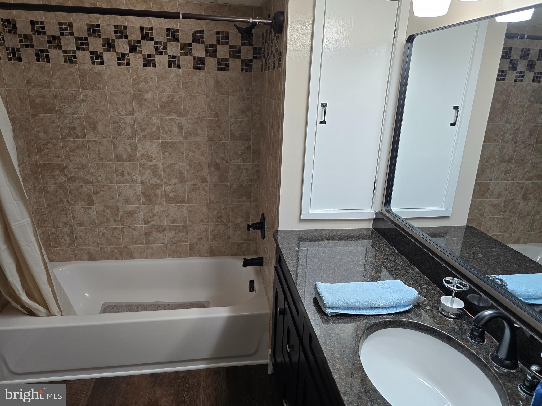 BRETON BAY ESTATES - Residential