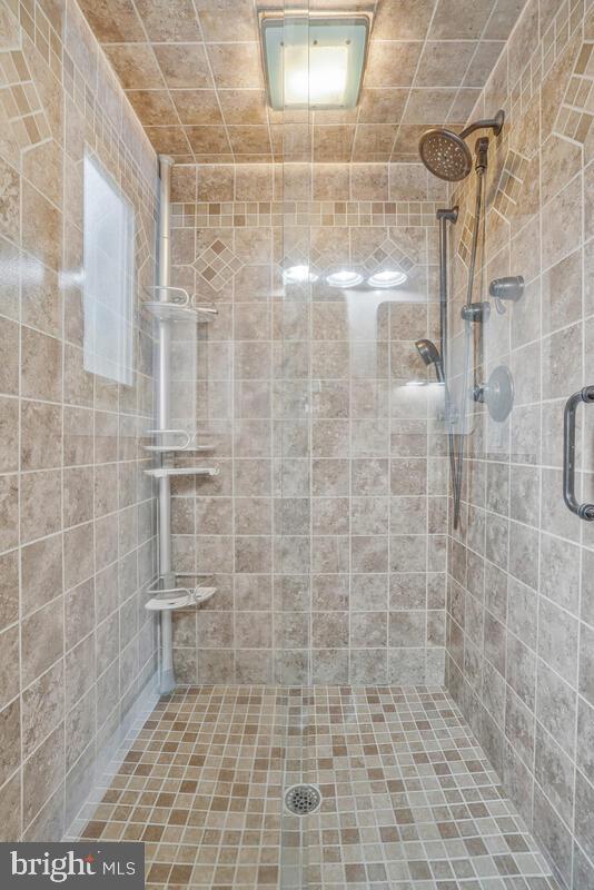 BRETON BAY ESTATES - Residential