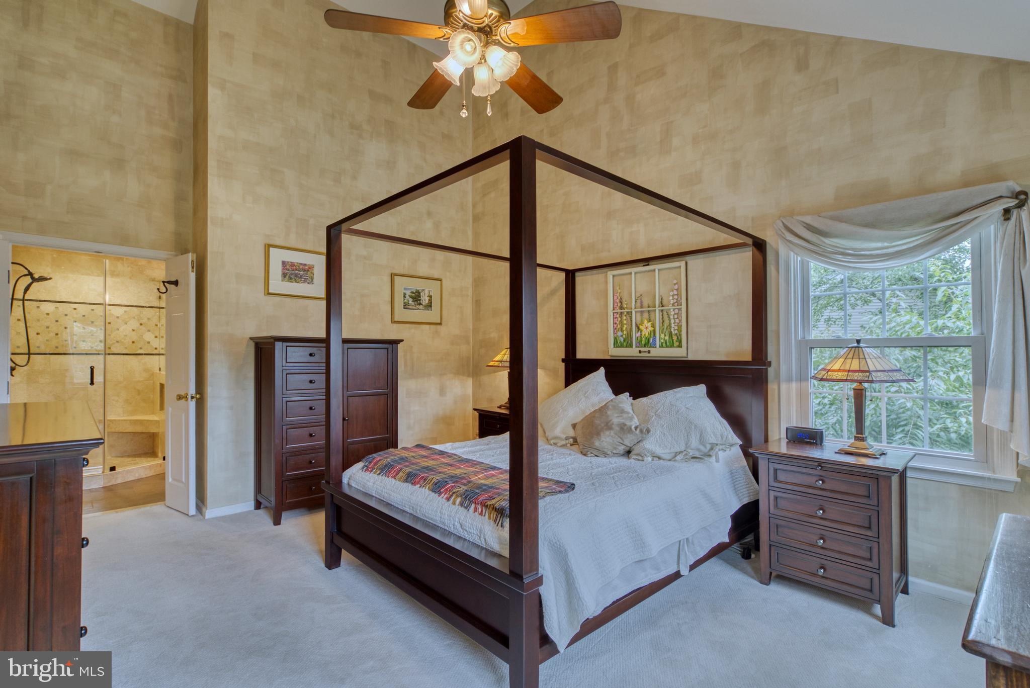 FLORIS DOWNS - Residential