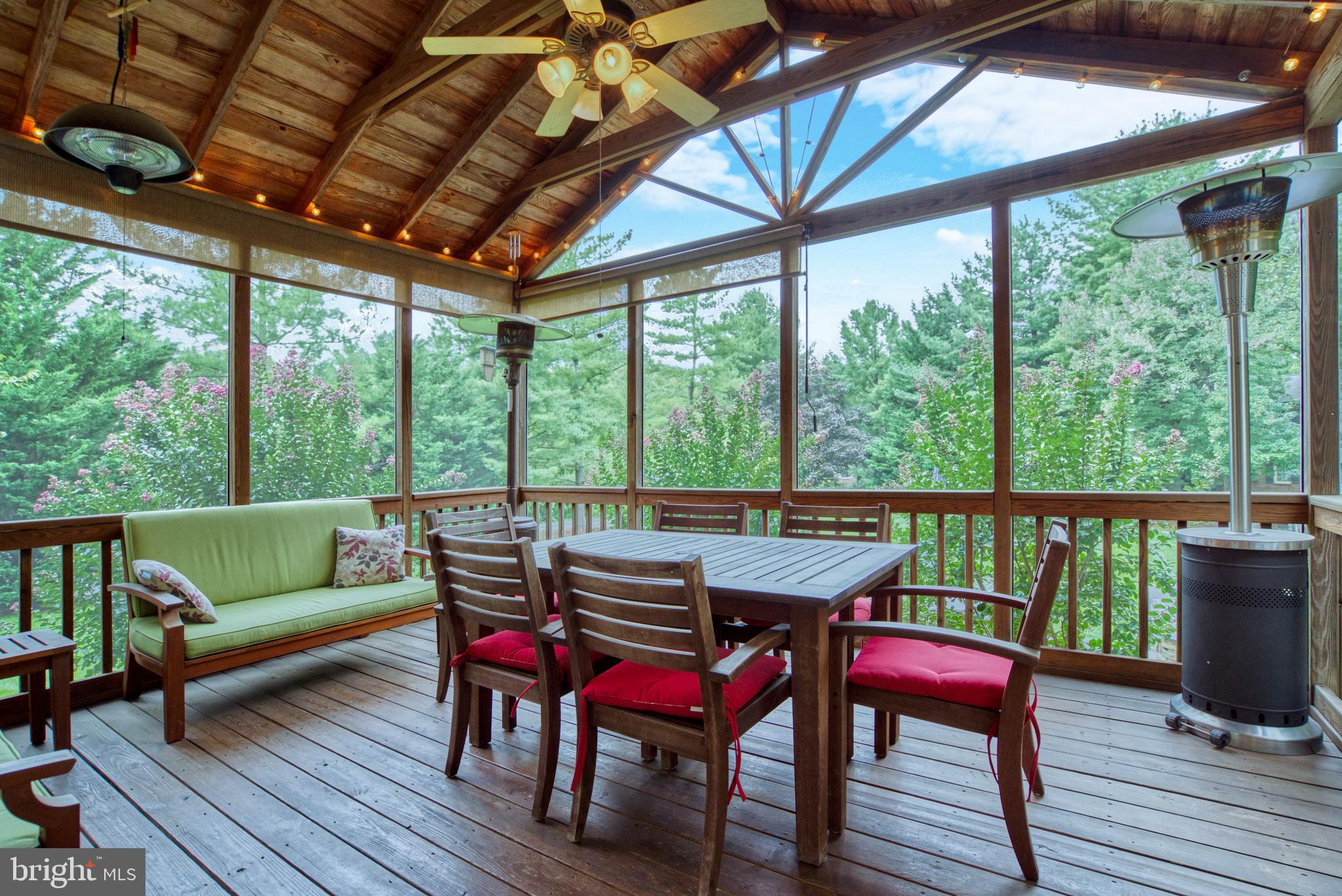 FLORIS DOWNS - Residential