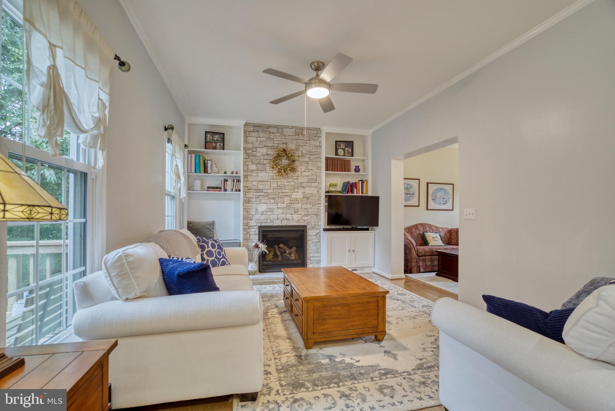 FLORIS DOWNS - Residential