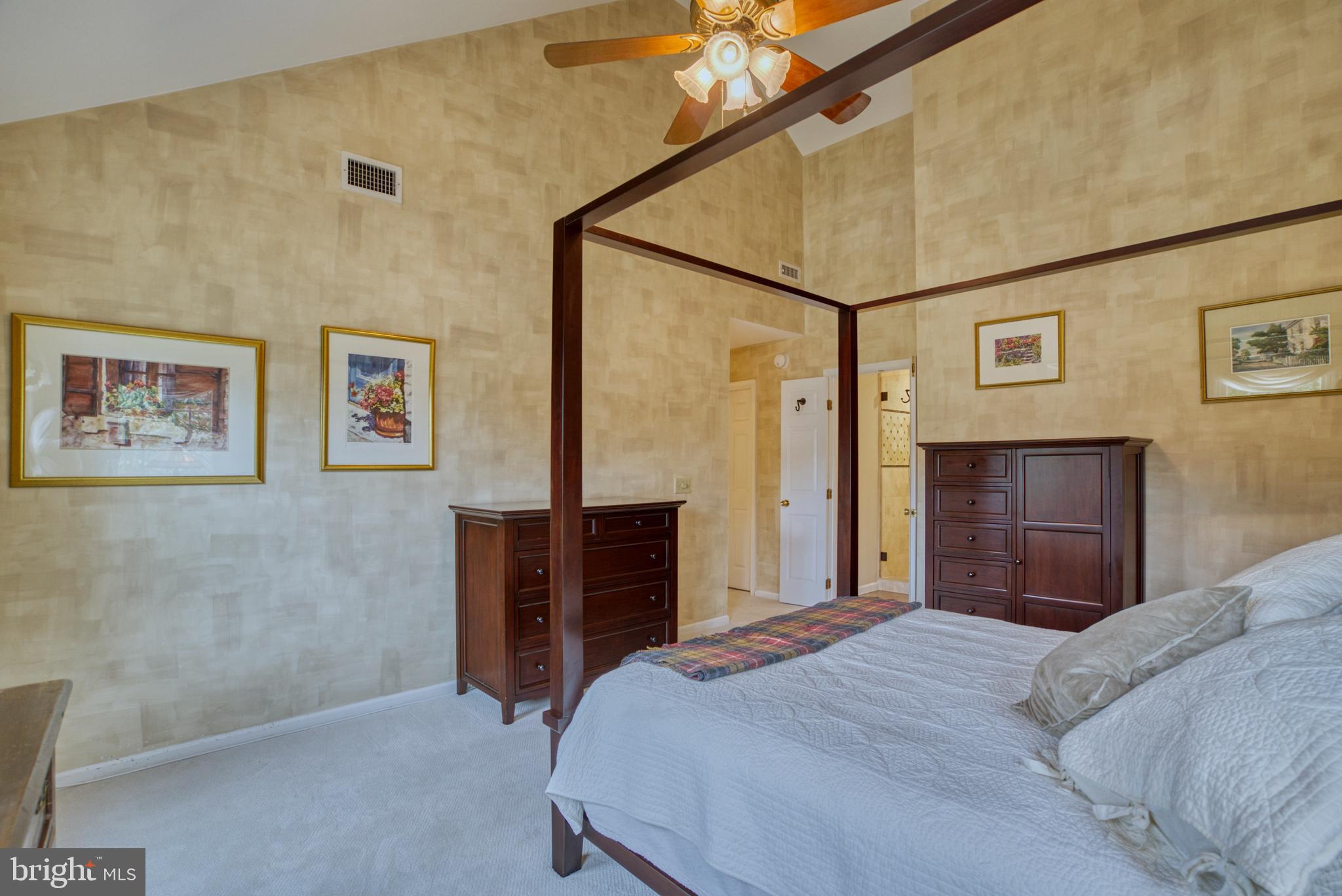 FLORIS DOWNS - Residential