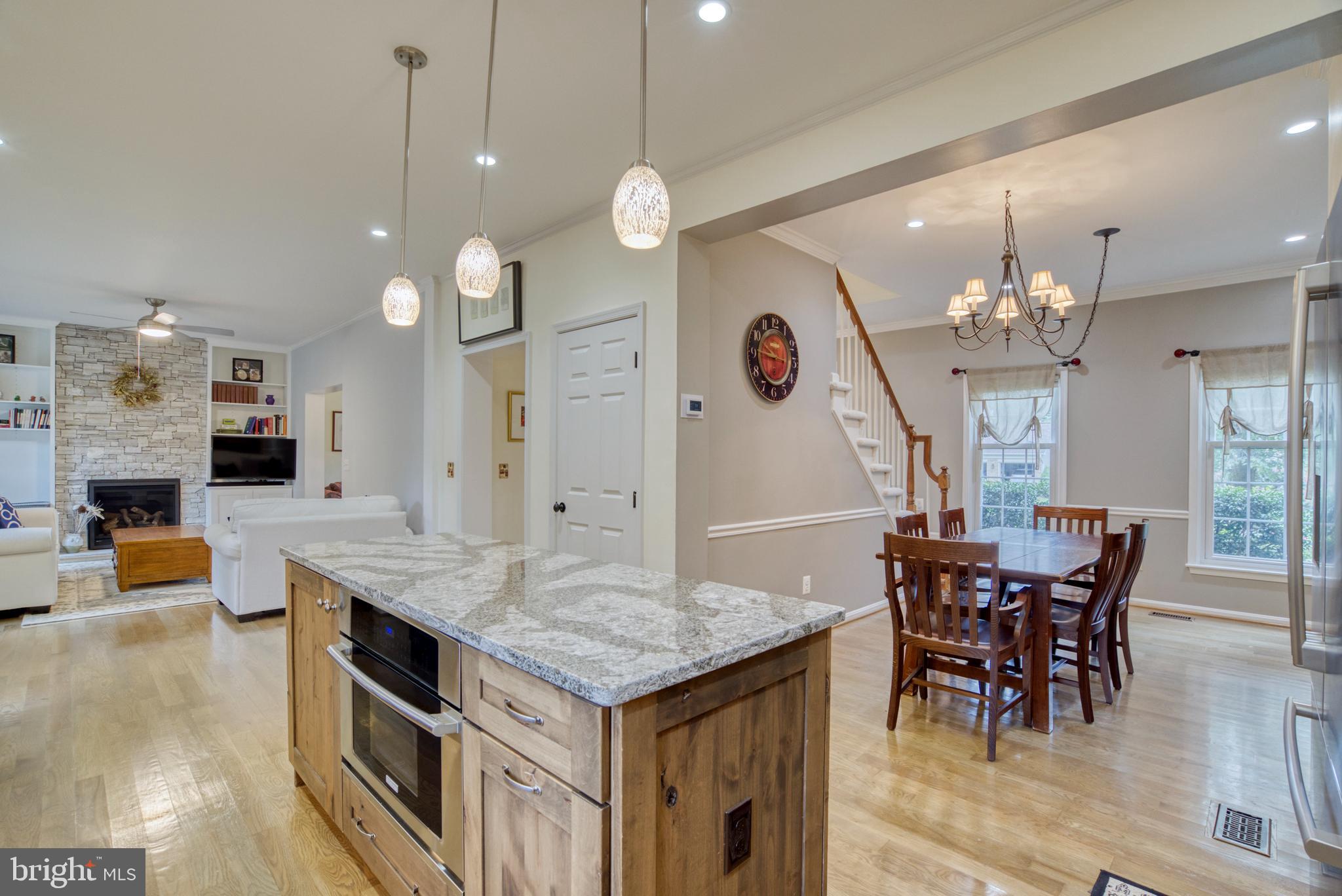 FLORIS DOWNS - Residential