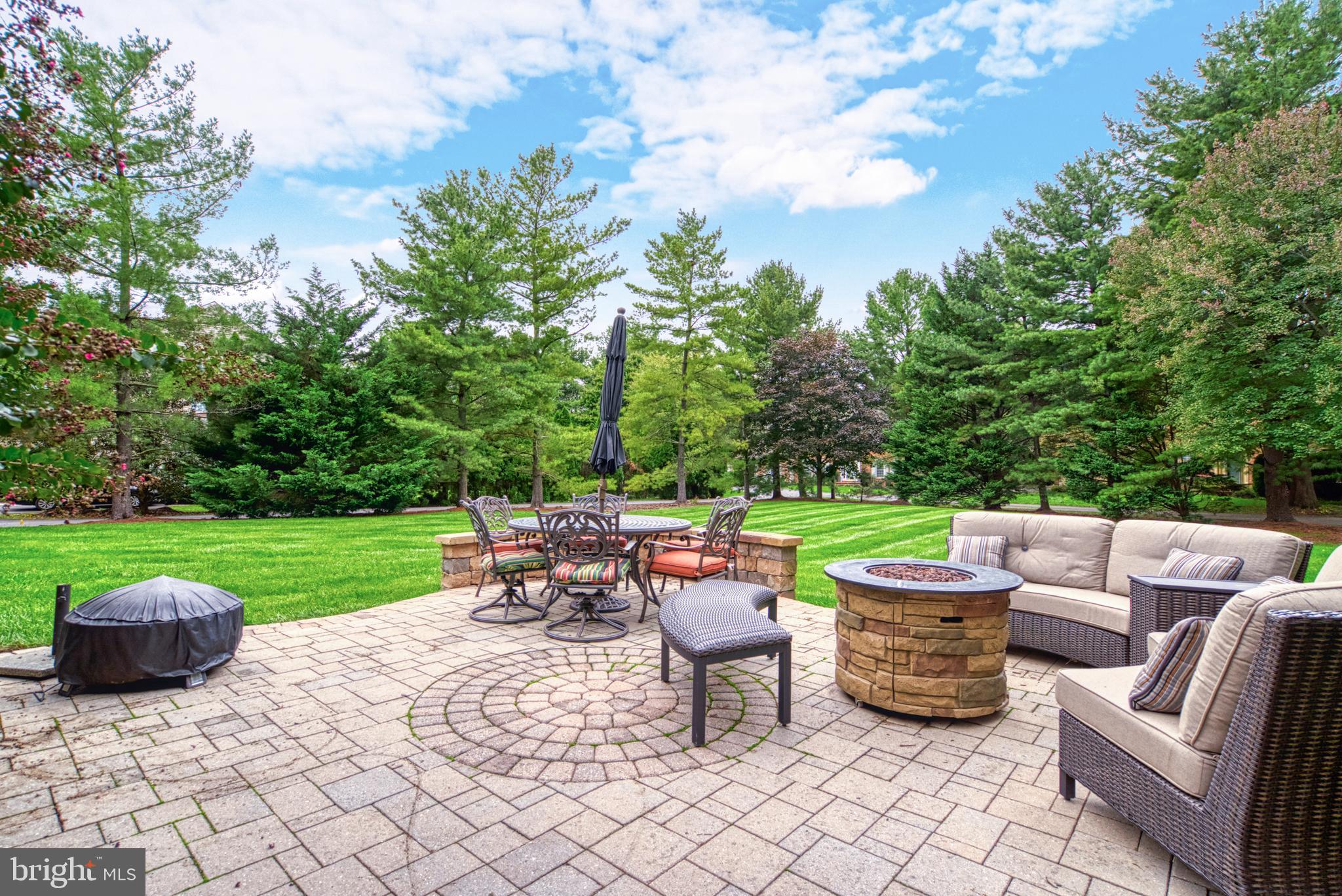 FLORIS DOWNS - Residential