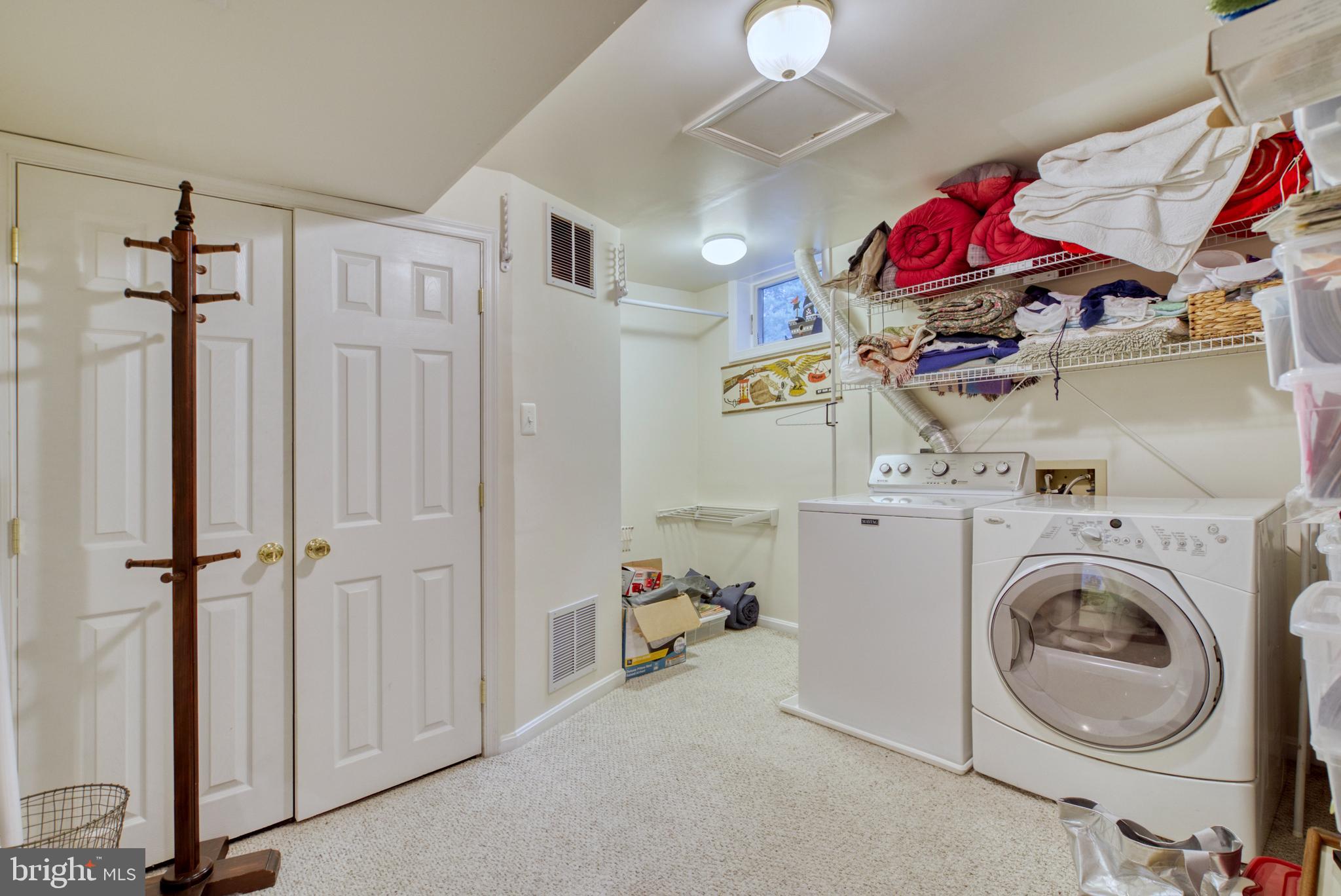 FLORIS DOWNS - Residential