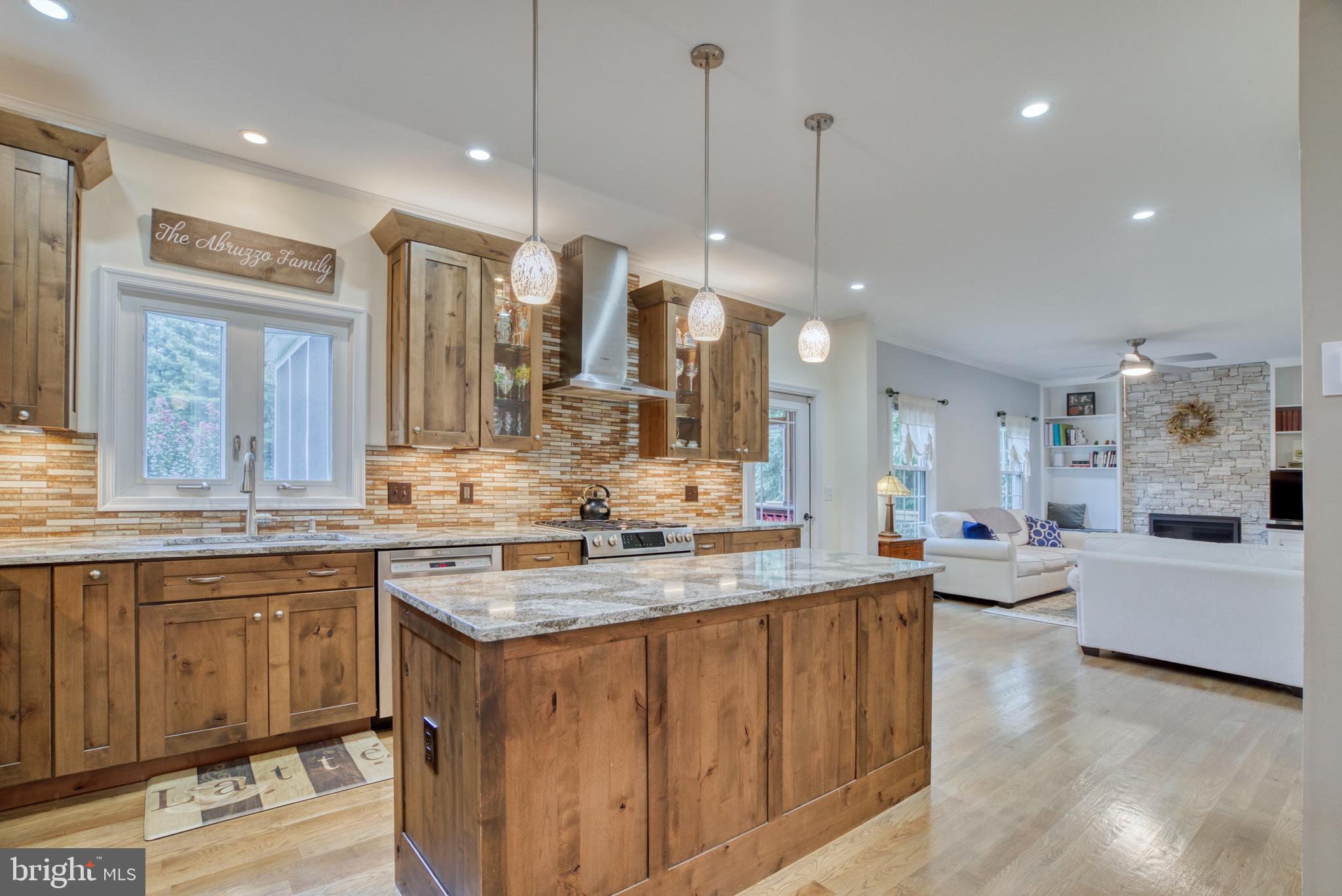 FLORIS DOWNS - Residential