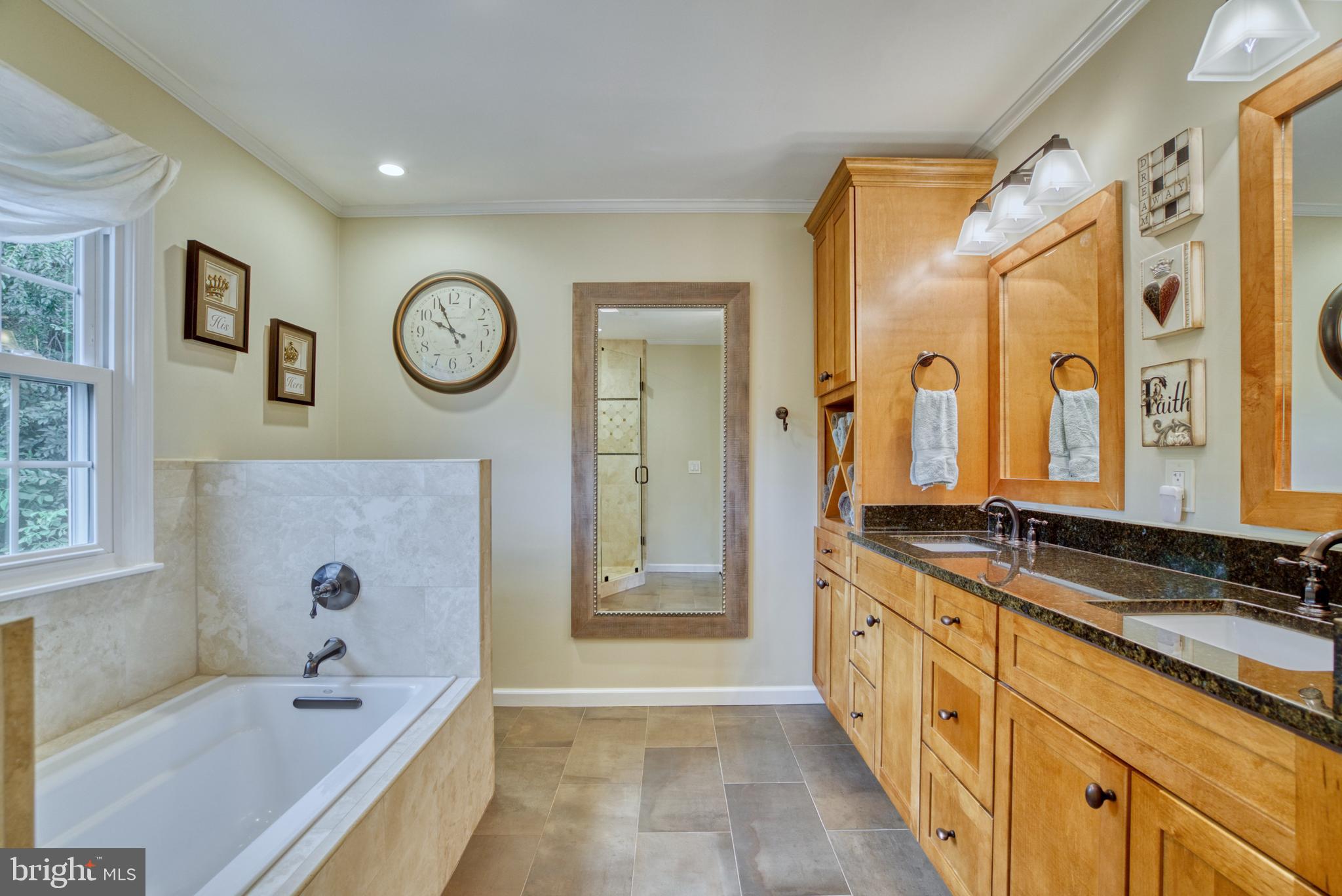 FLORIS DOWNS - Residential