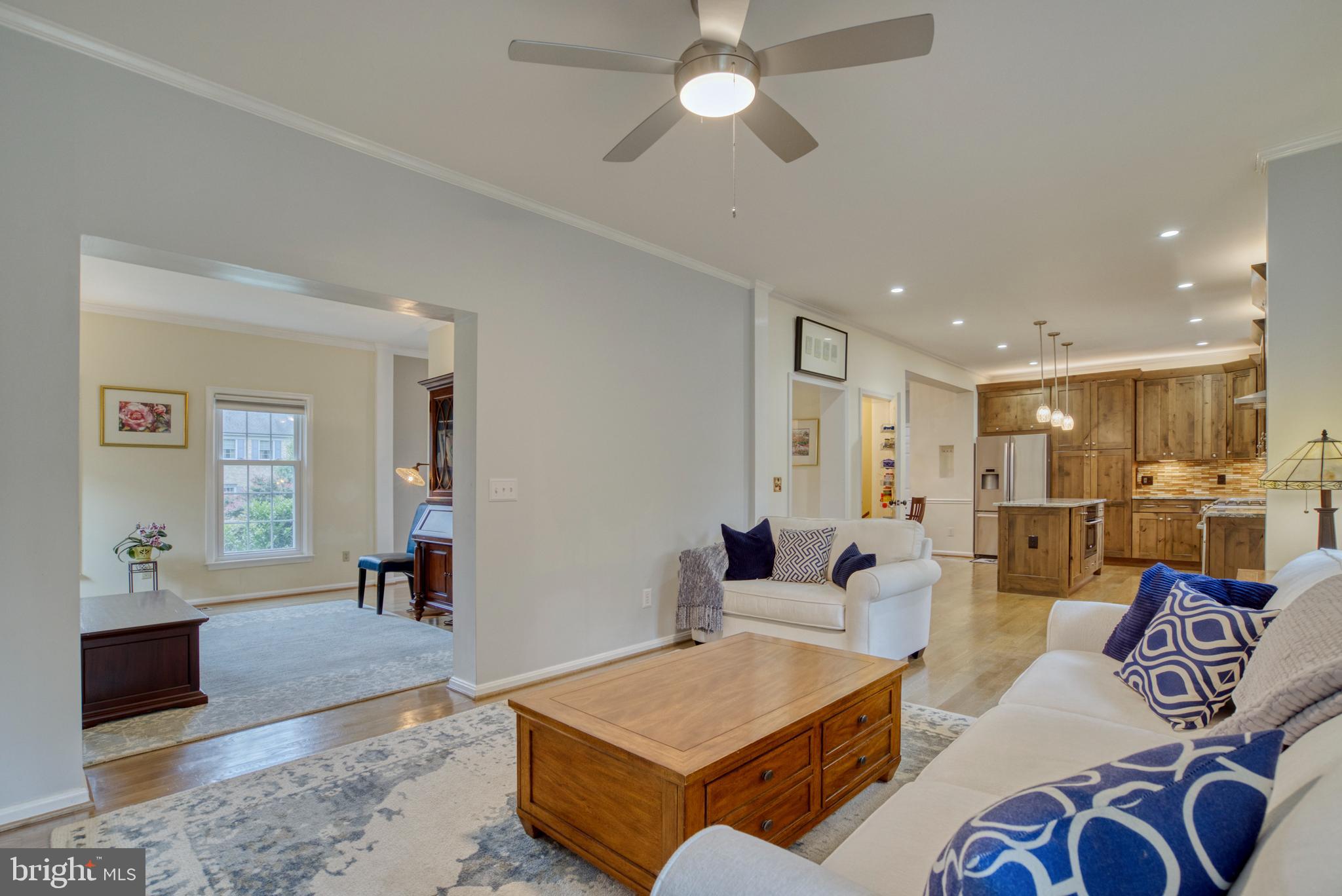 FLORIS DOWNS - Residential