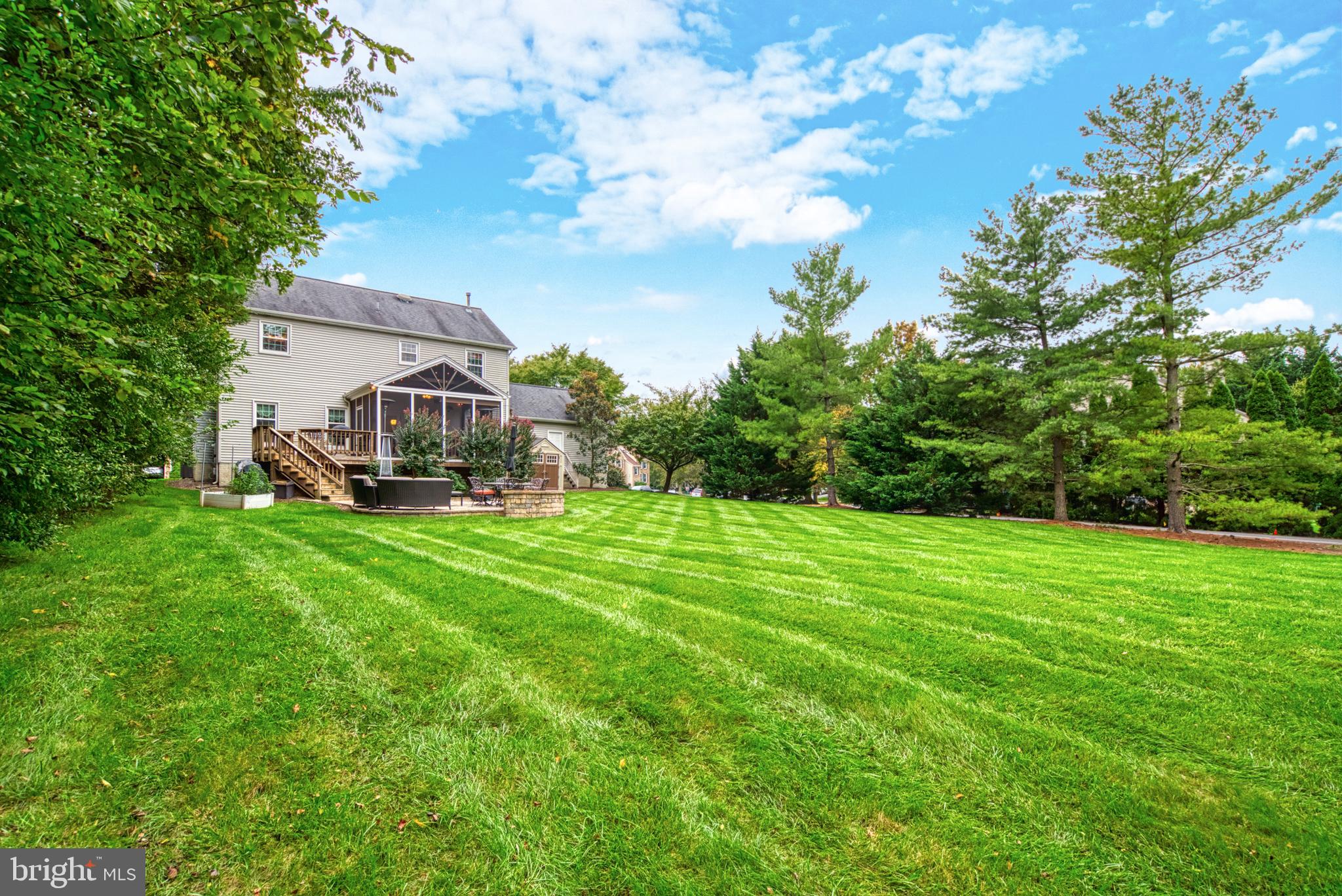 FLORIS DOWNS - Residential