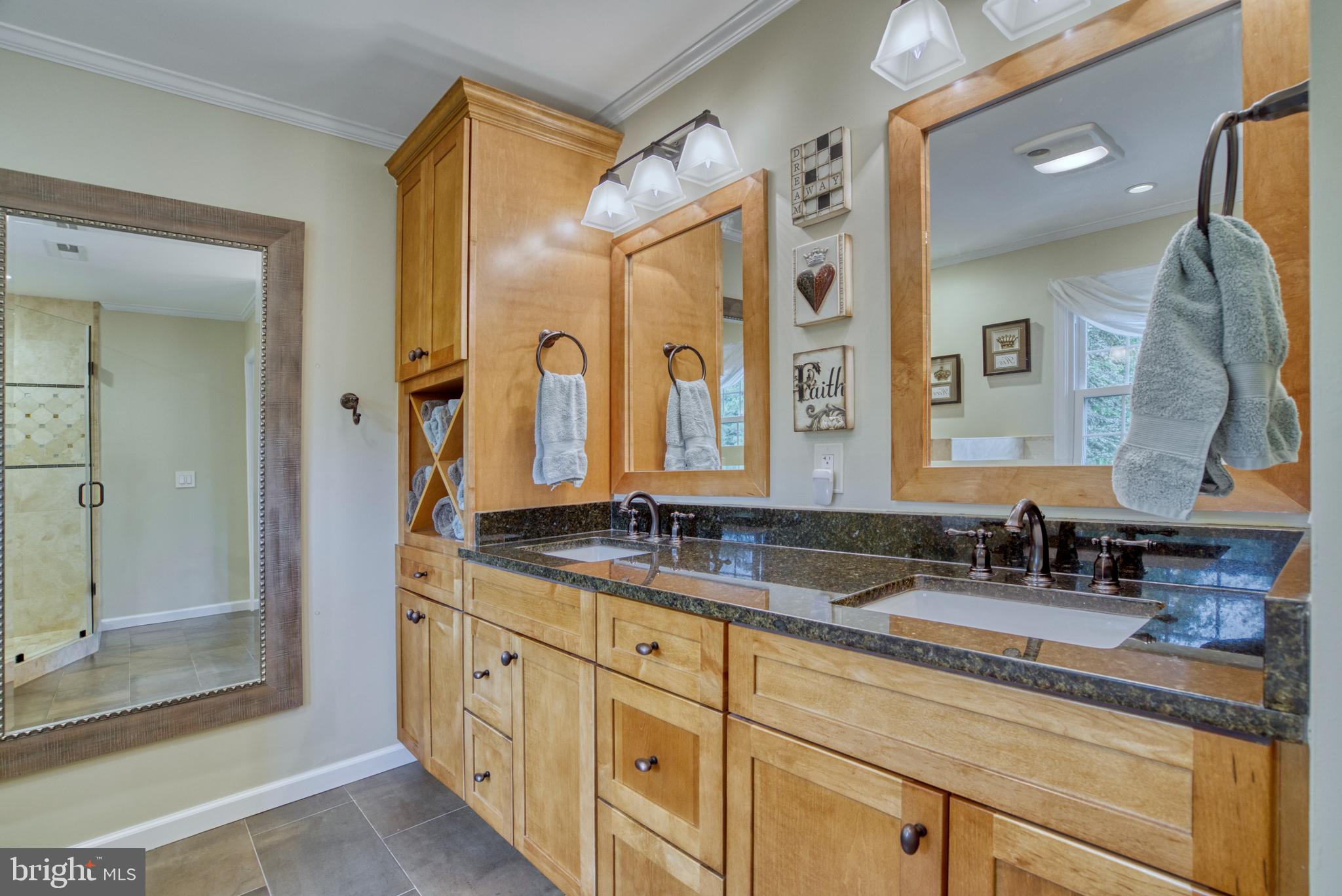 FLORIS DOWNS - Residential