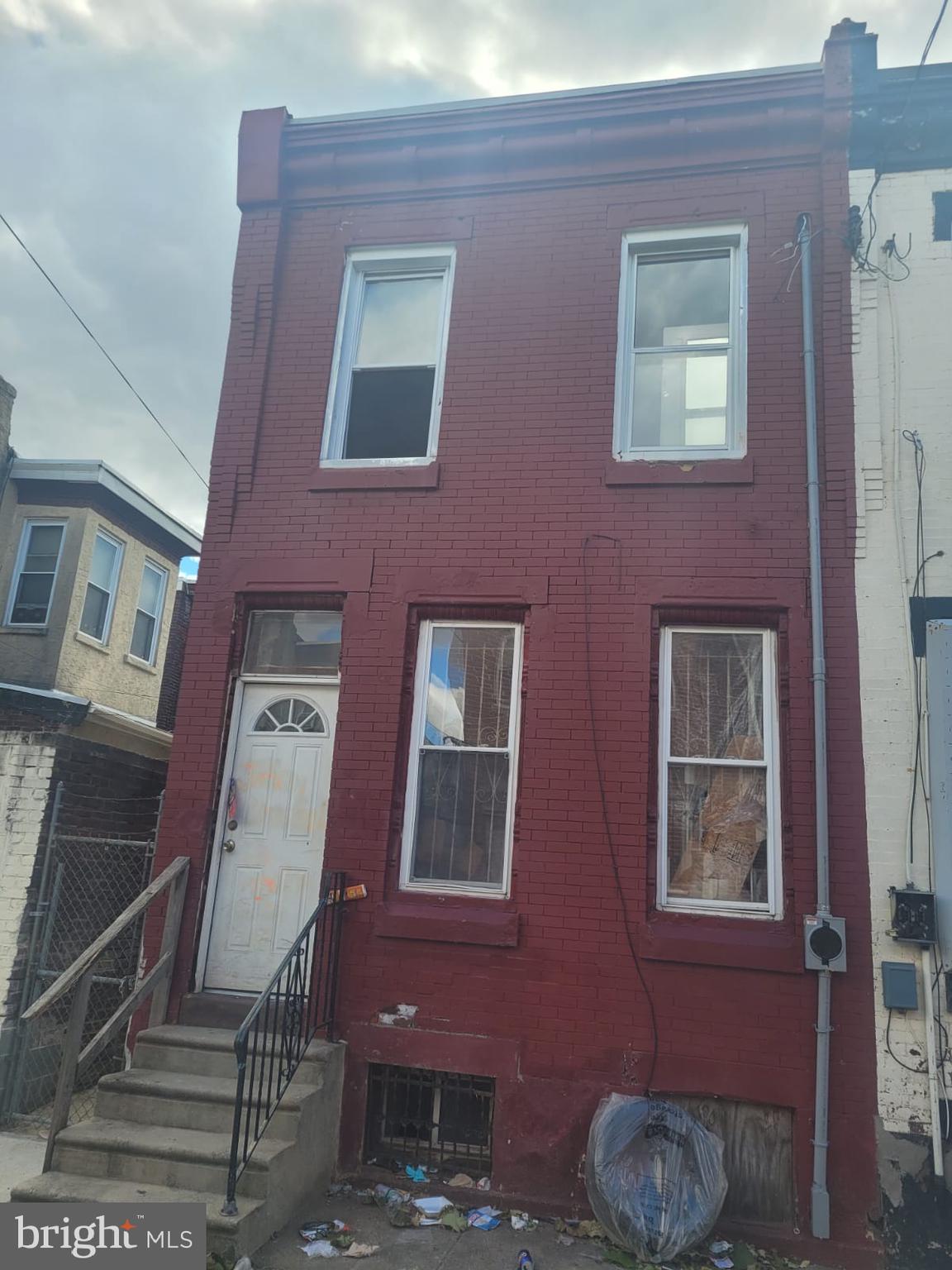 Welcome to 1212 W Sergeant St!