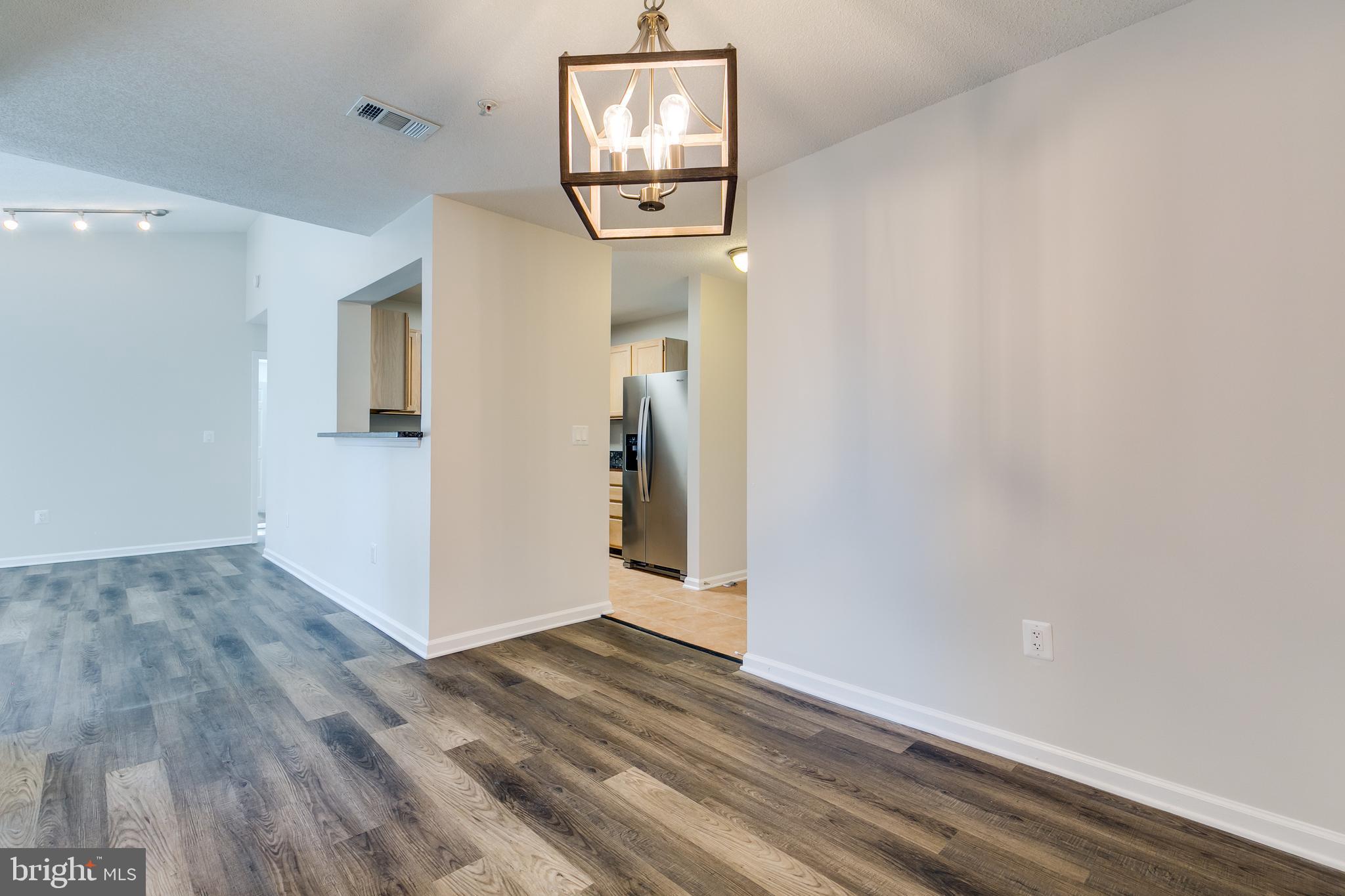 OAK PARK CONDO - Residential Lease