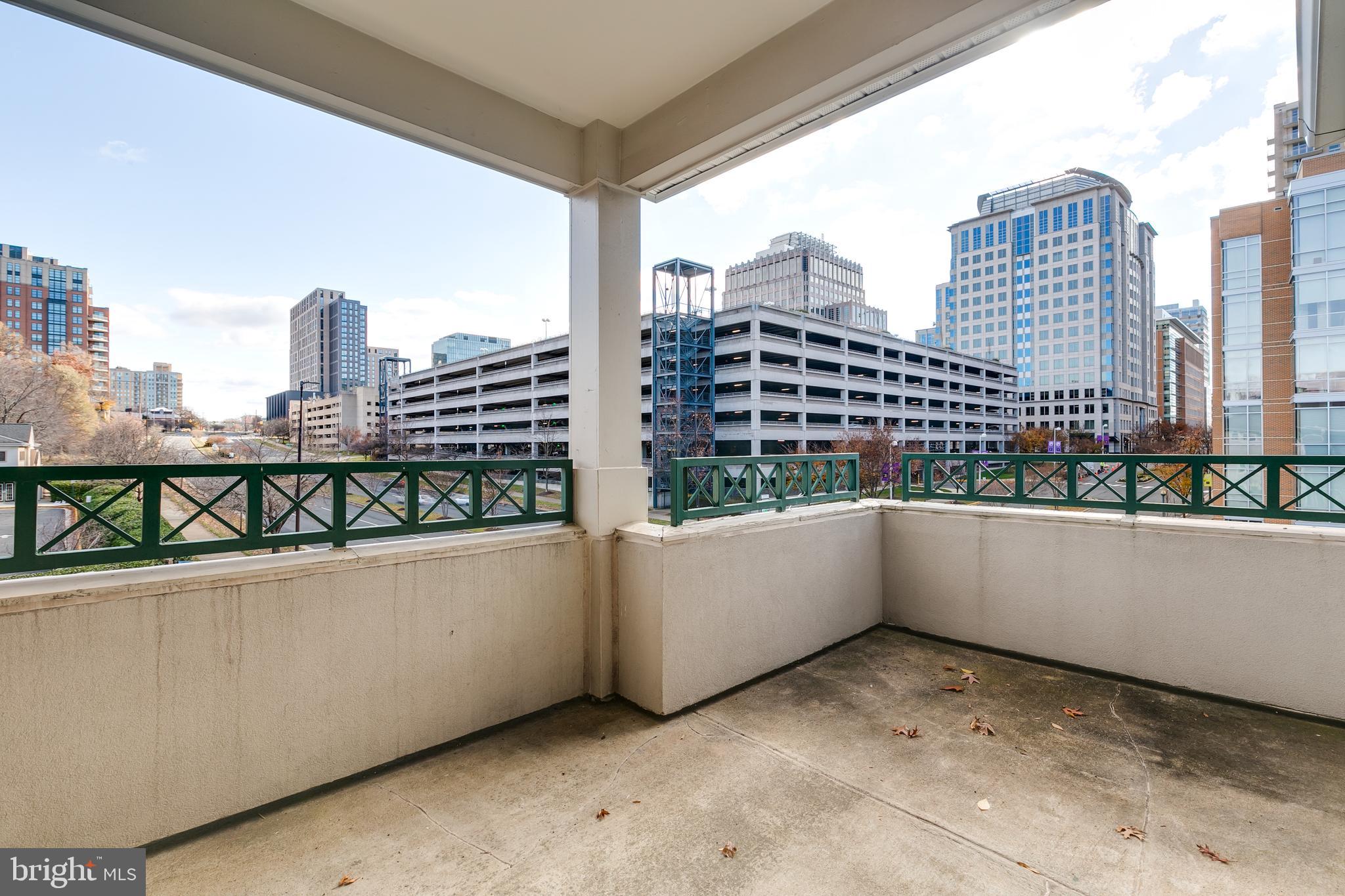 OAK PARK CONDO - Residential Lease