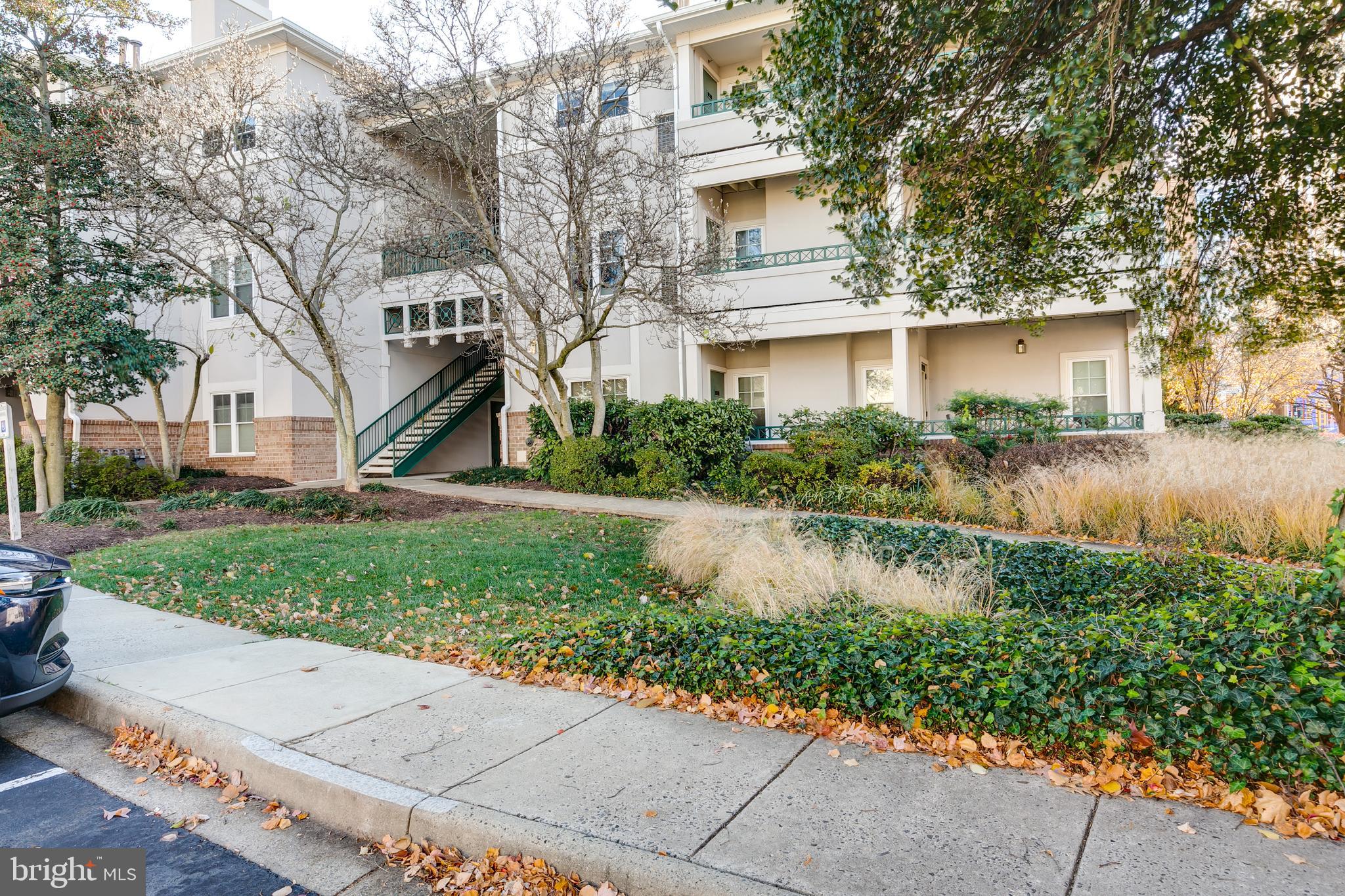 OAK PARK CONDO - Residential Lease