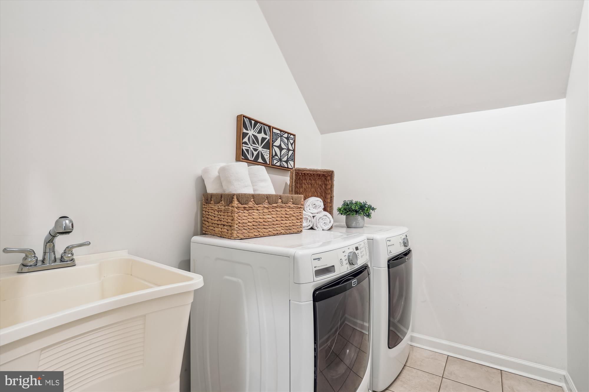 PINEY RUN MEADOW - Residential