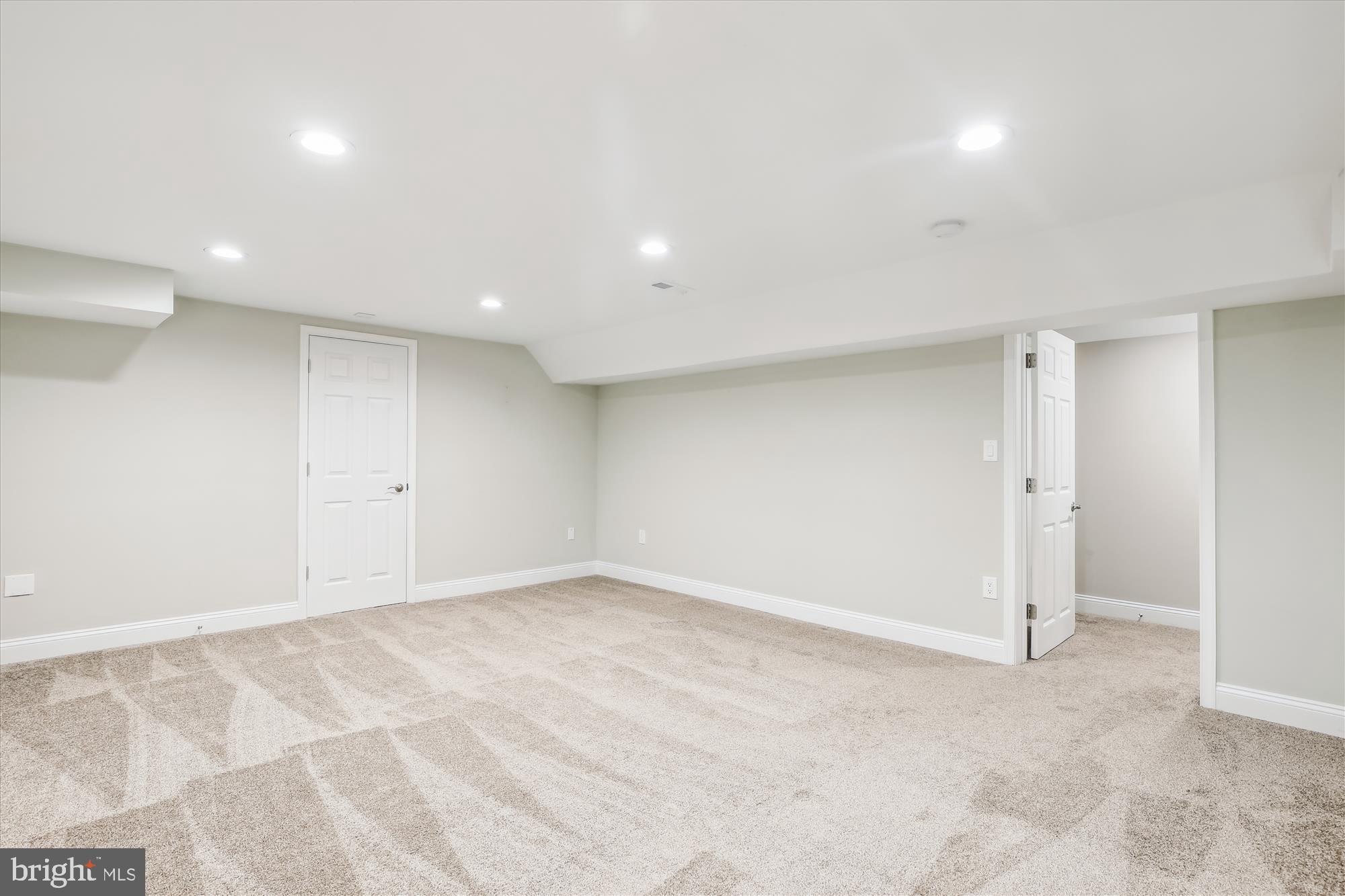 PINEY RUN MEADOW - Residential