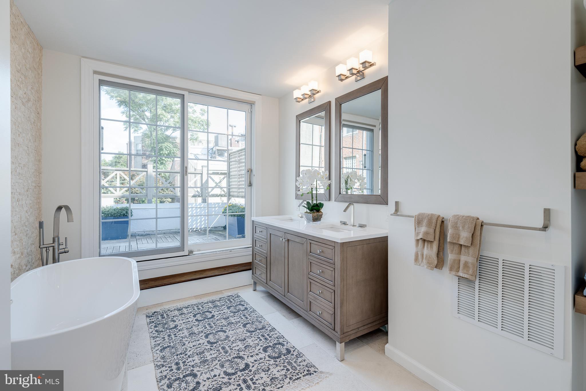 SOCIETY HILL - Residential