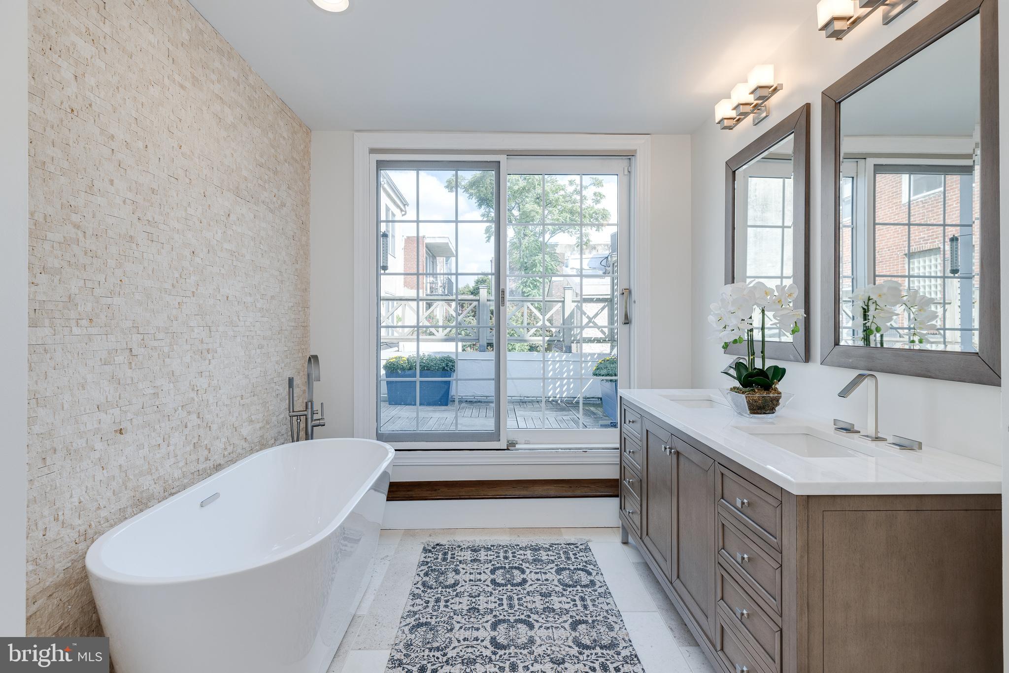 SOCIETY HILL - Residential