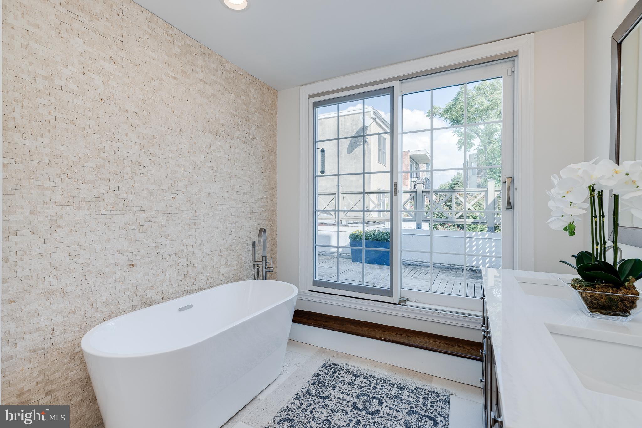 SOCIETY HILL - Residential