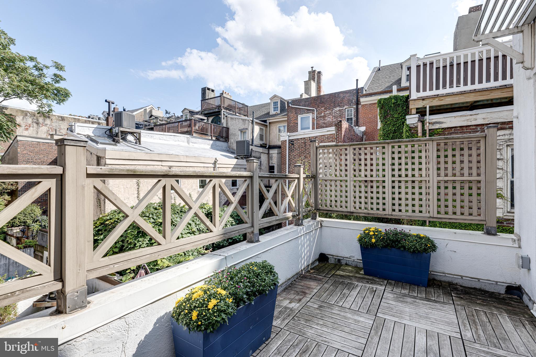 SOCIETY HILL - Residential