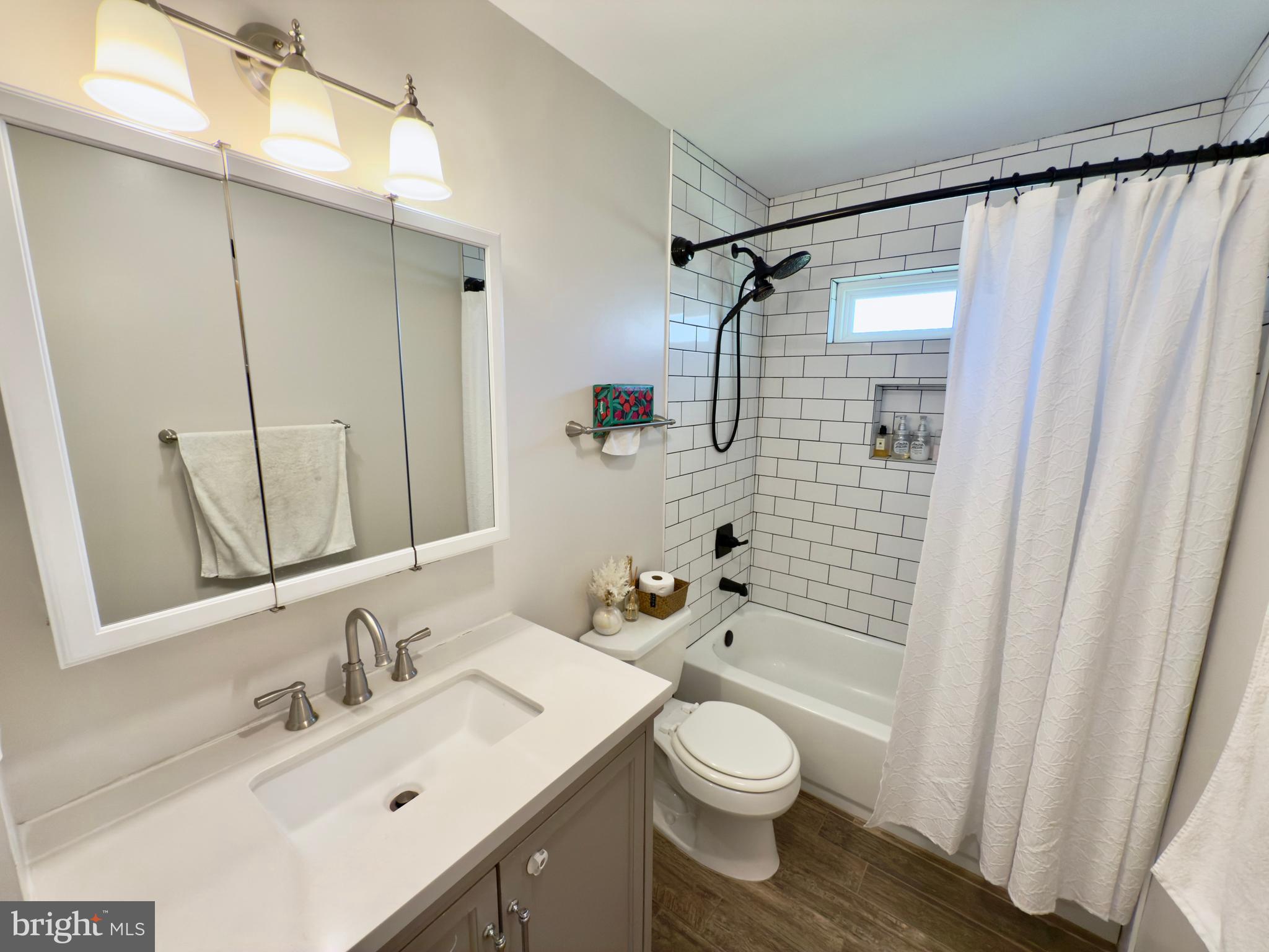 VALLEYWOOD - Residential