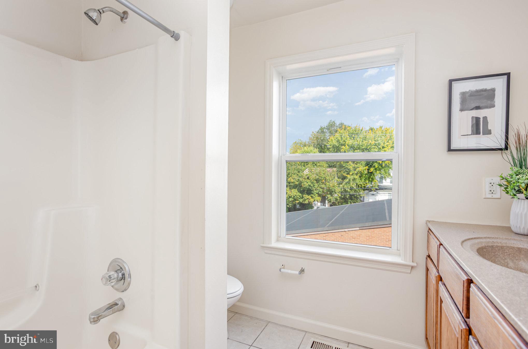 VILLAGES OF HOMELAND - Residential Lease