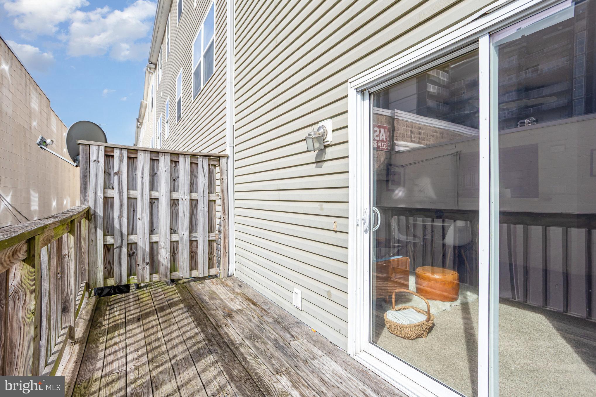 VILLAGES OF HOMELAND - Residential Lease