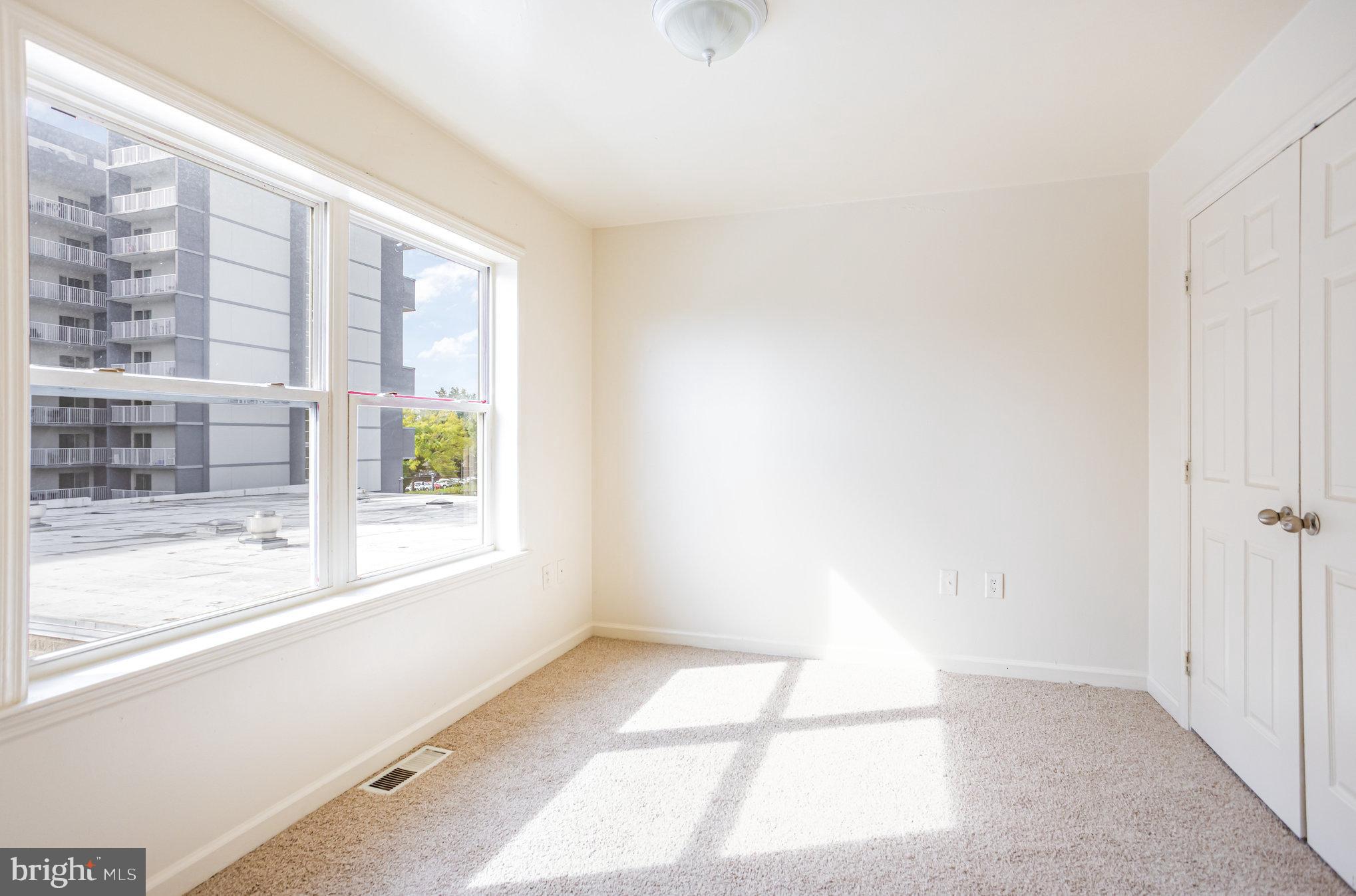 VILLAGES OF HOMELAND - Residential Lease