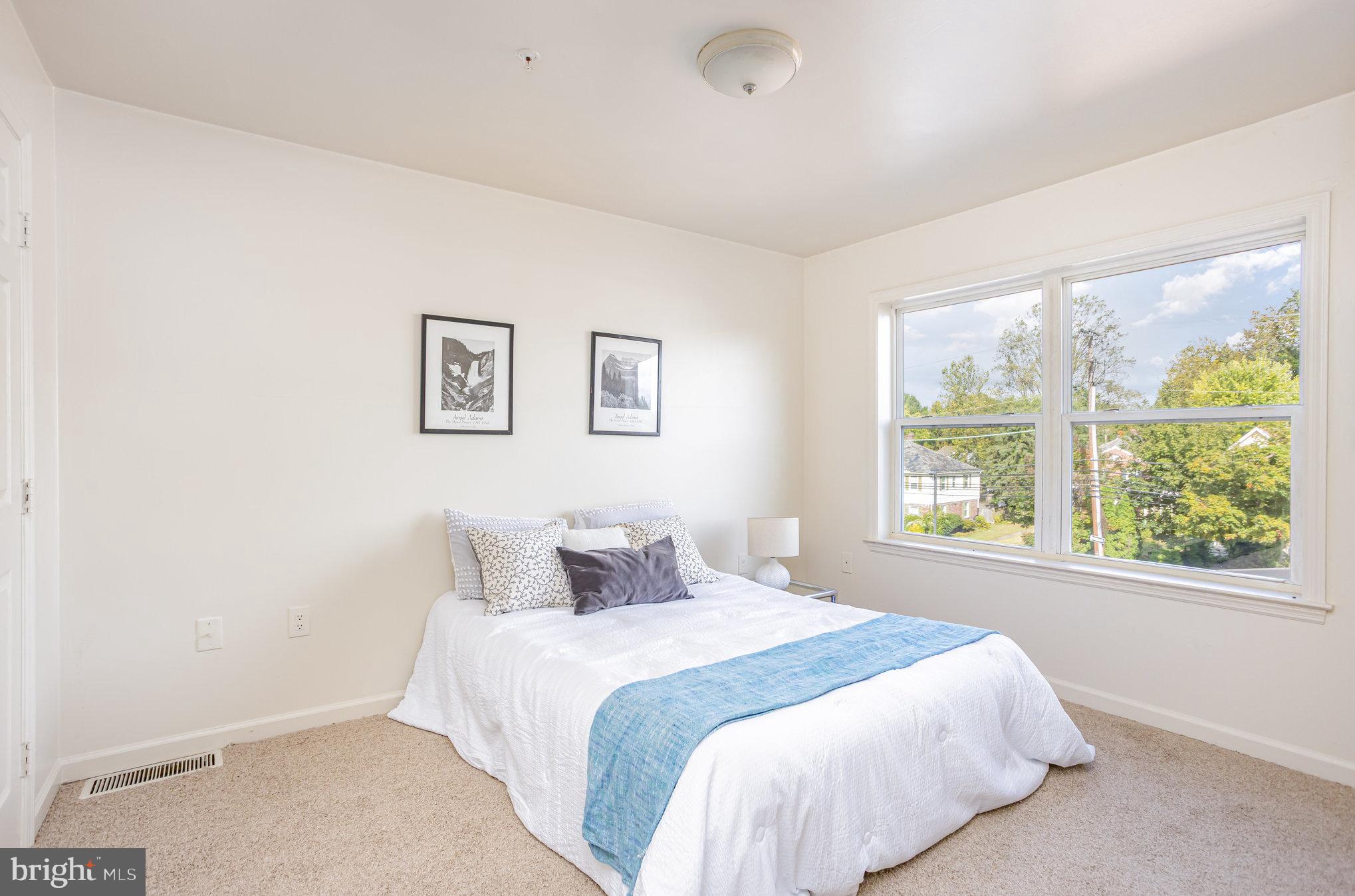 VILLAGES OF HOMELAND - Residential Lease