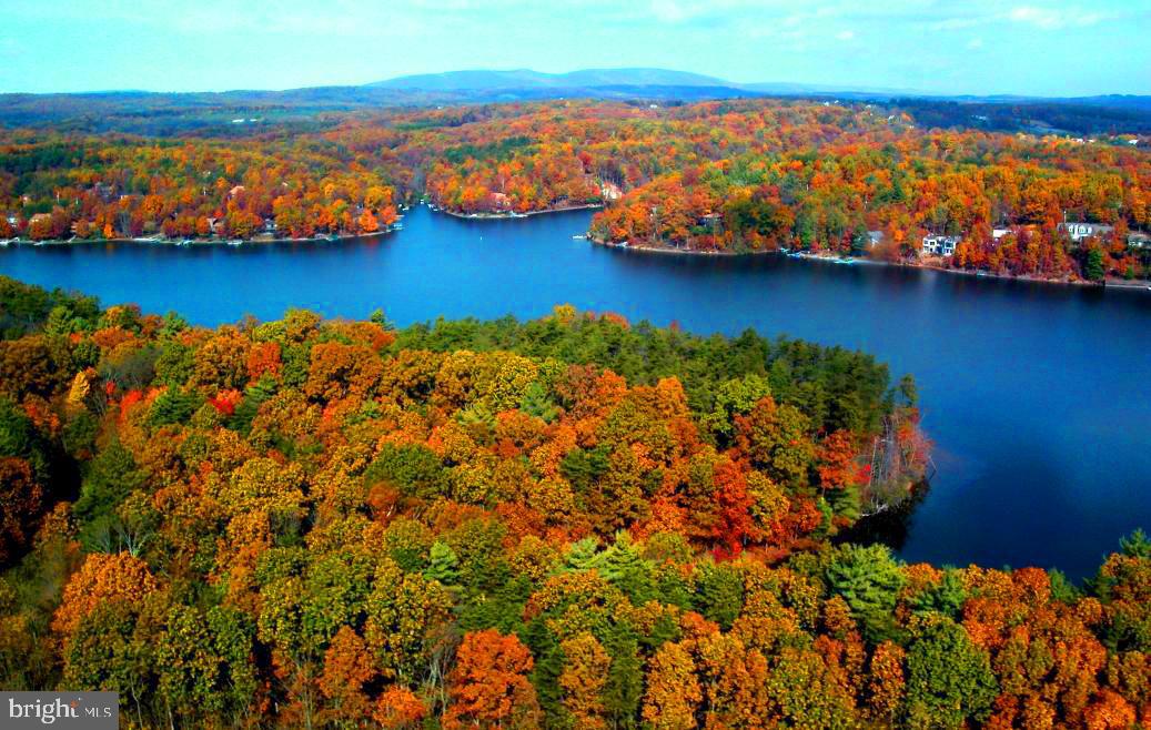 LAKE HOLIDAY ESTATES - Land